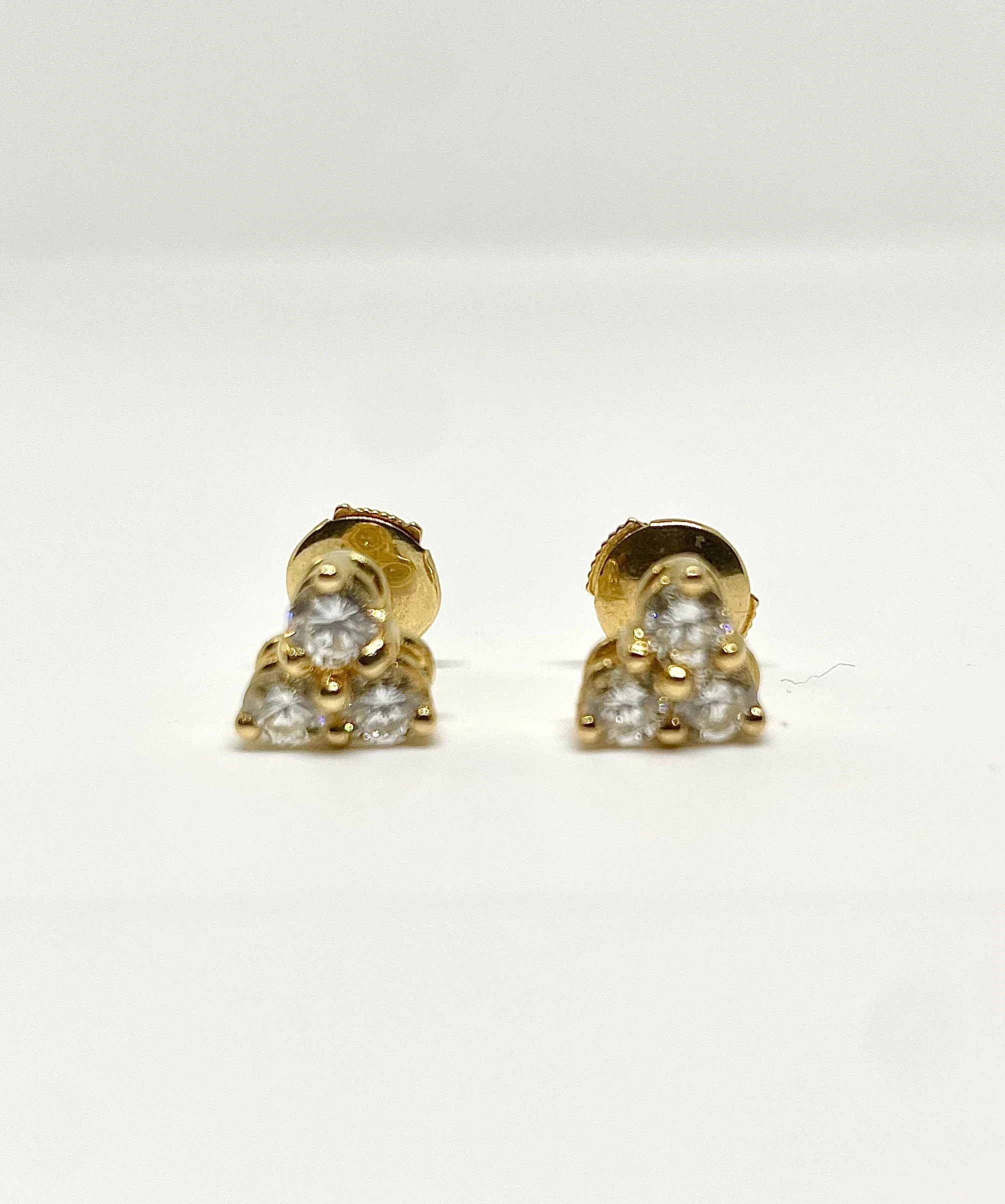 Boucles d’oreilles or jaune et diamants - Image 2