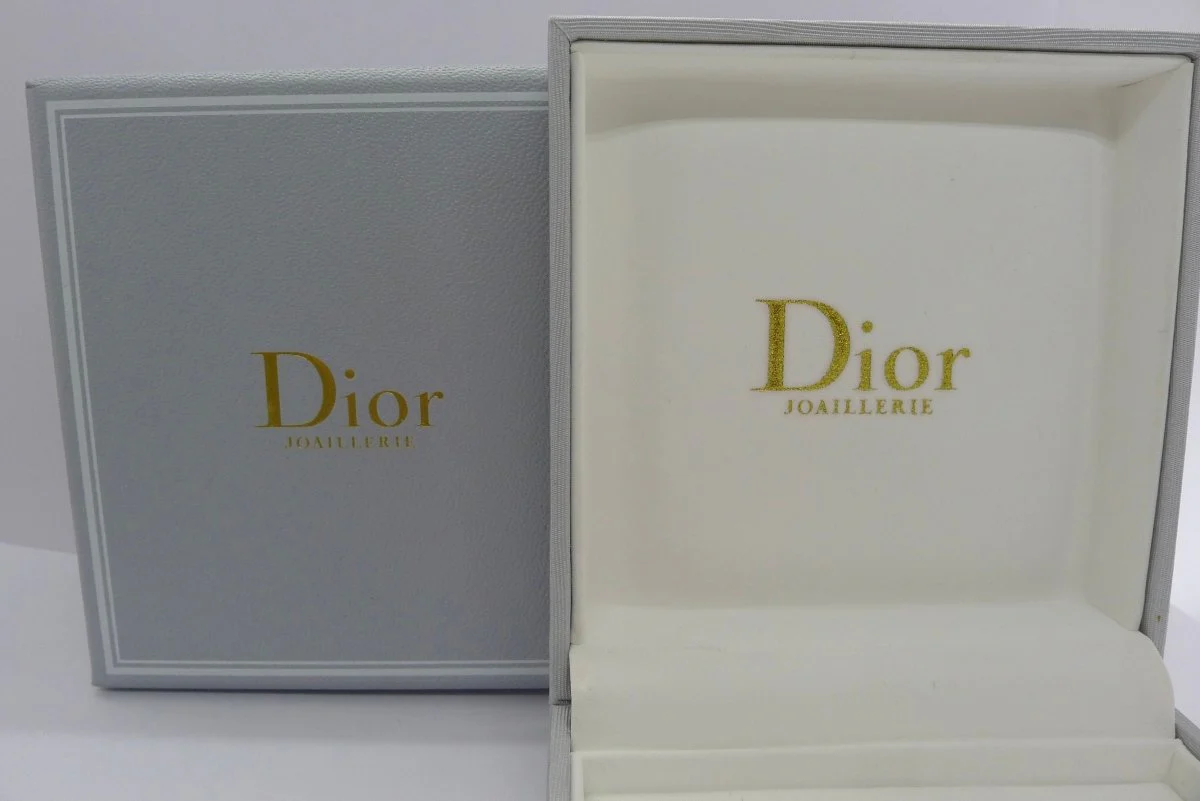 Boucles d'oreilles or blanc Dior Coquines - Image 4