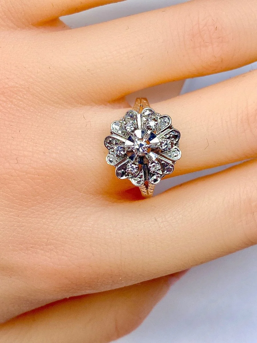 Bague en or blanc 18 carats et diamants, décor de coeurs - Image 7