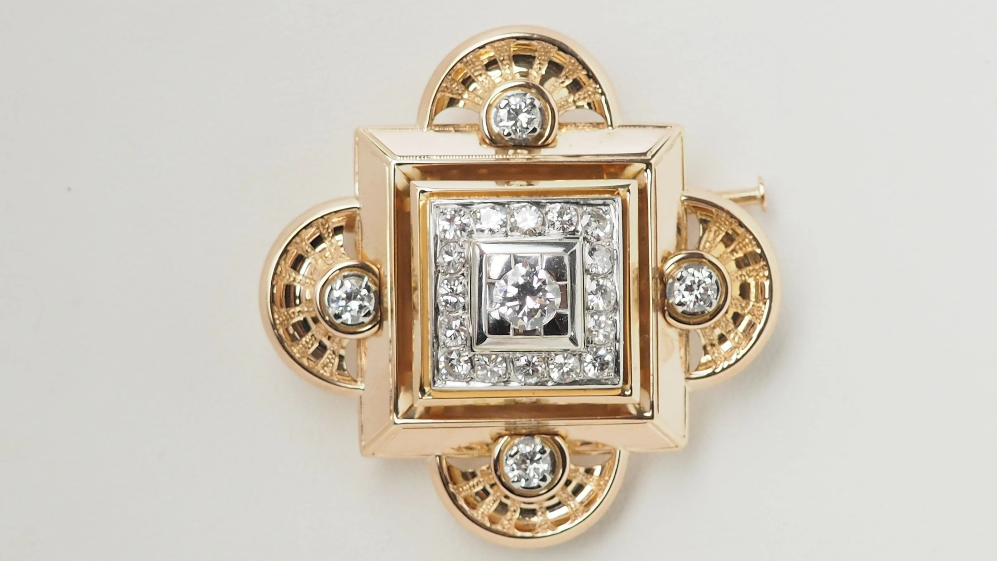 Broche pendentif ancienne en or jaune et diamants - Image 3