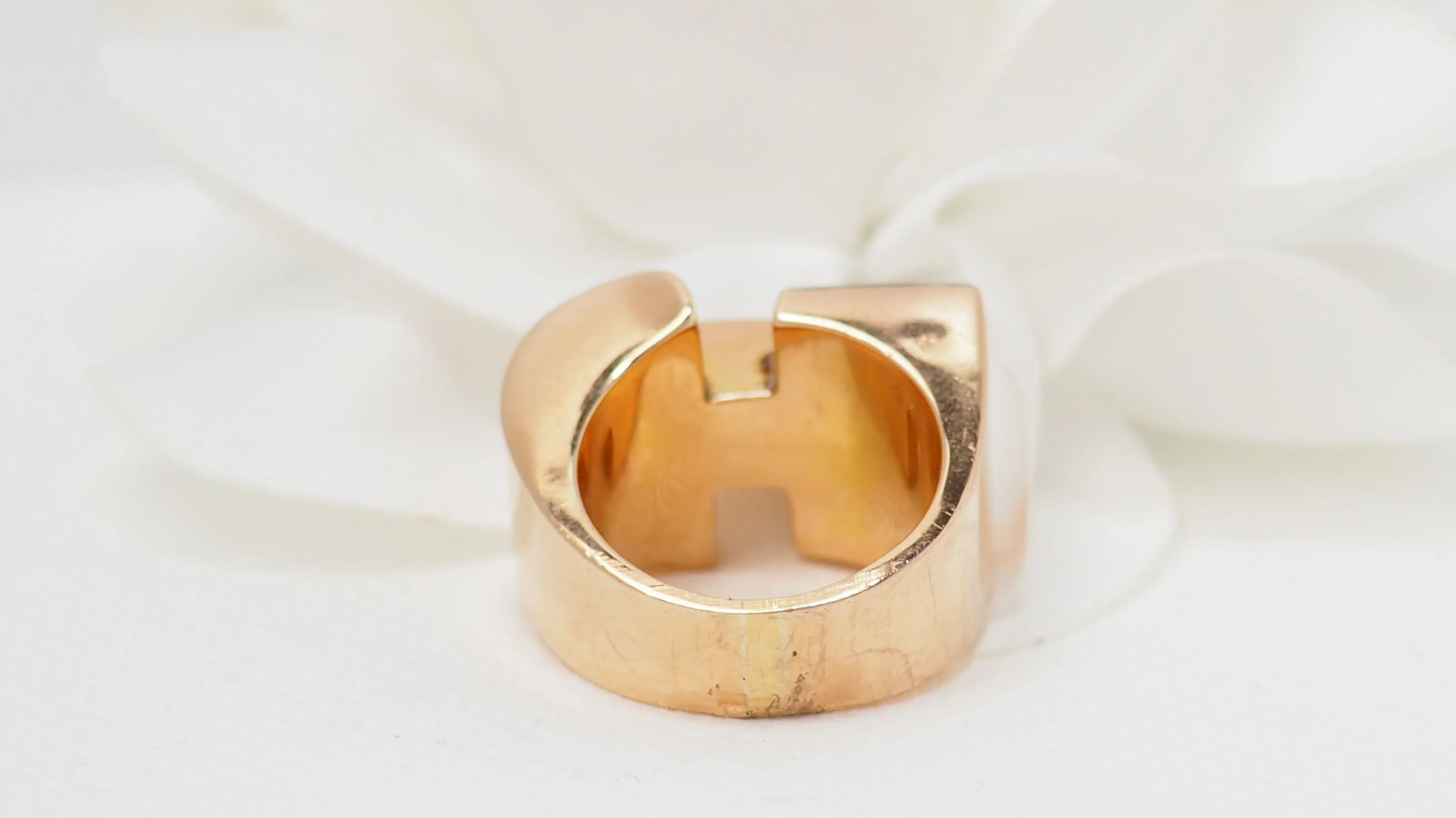 Bague Tank en or jaune, diamants et rubis - Image 4
