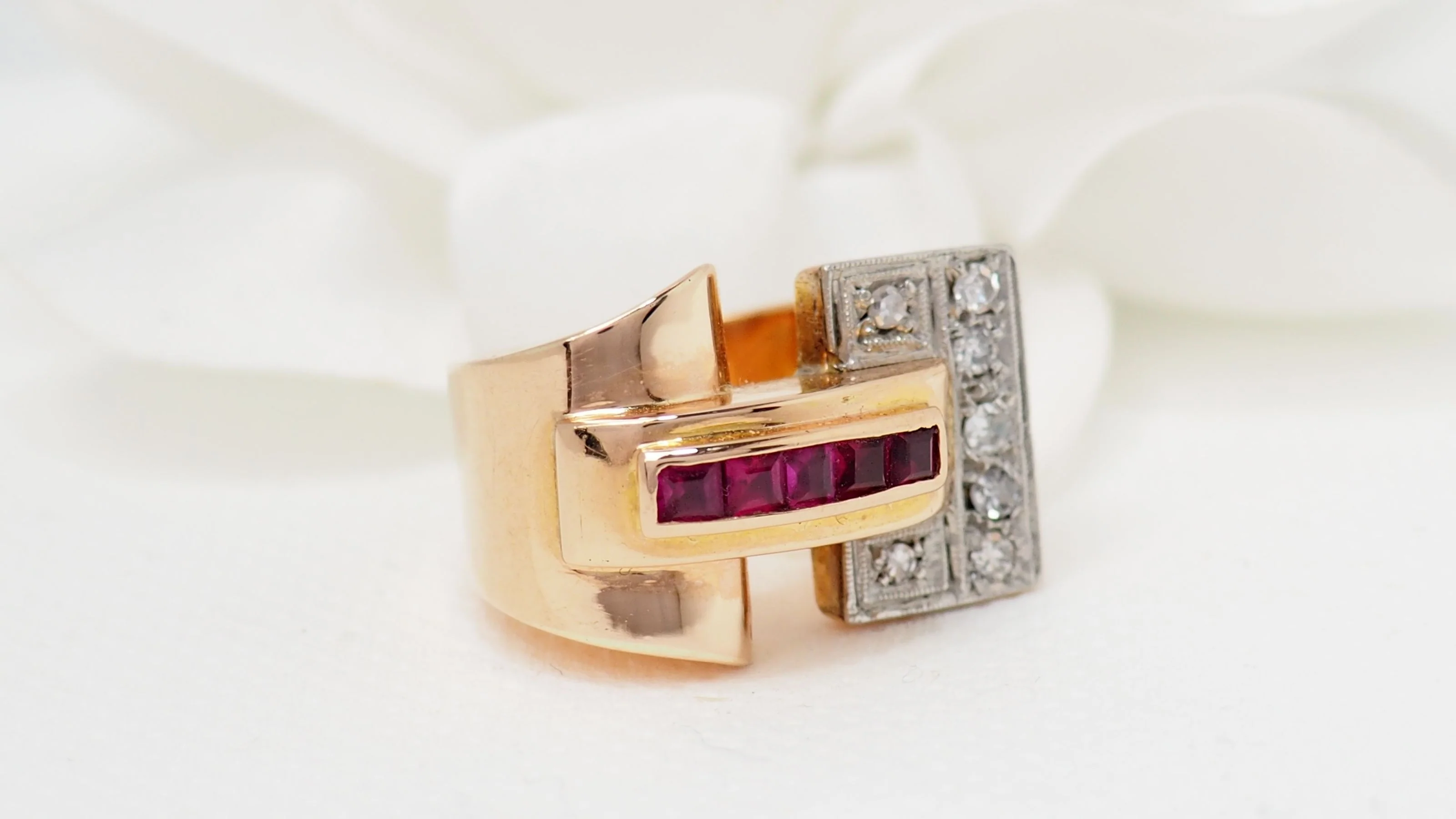 Bague Tank en or jaune, diamants et rubis - Image 5