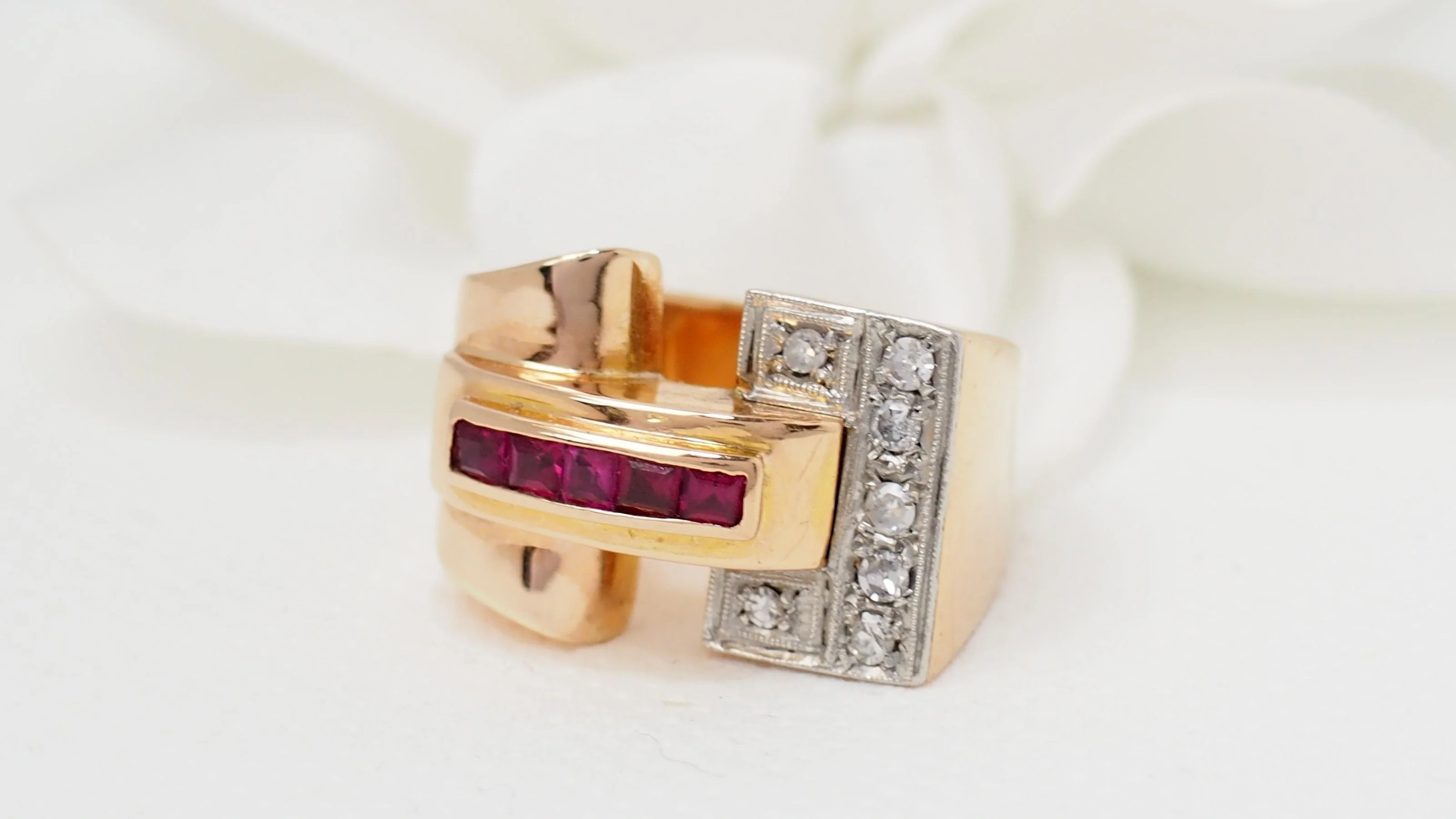 Bague Tank en or jaune, diamants et rubis - Image 6