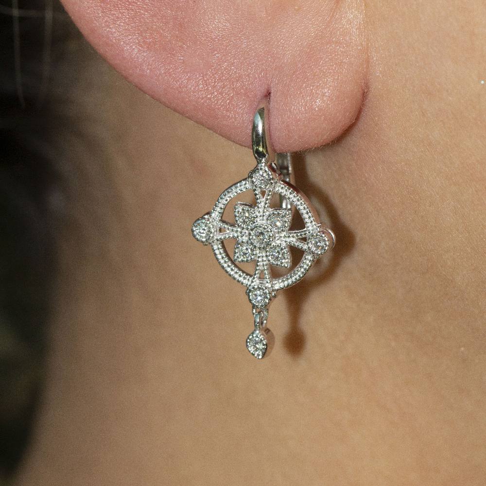 Boucles d'oreilles en or blanc et diamants - Image 2