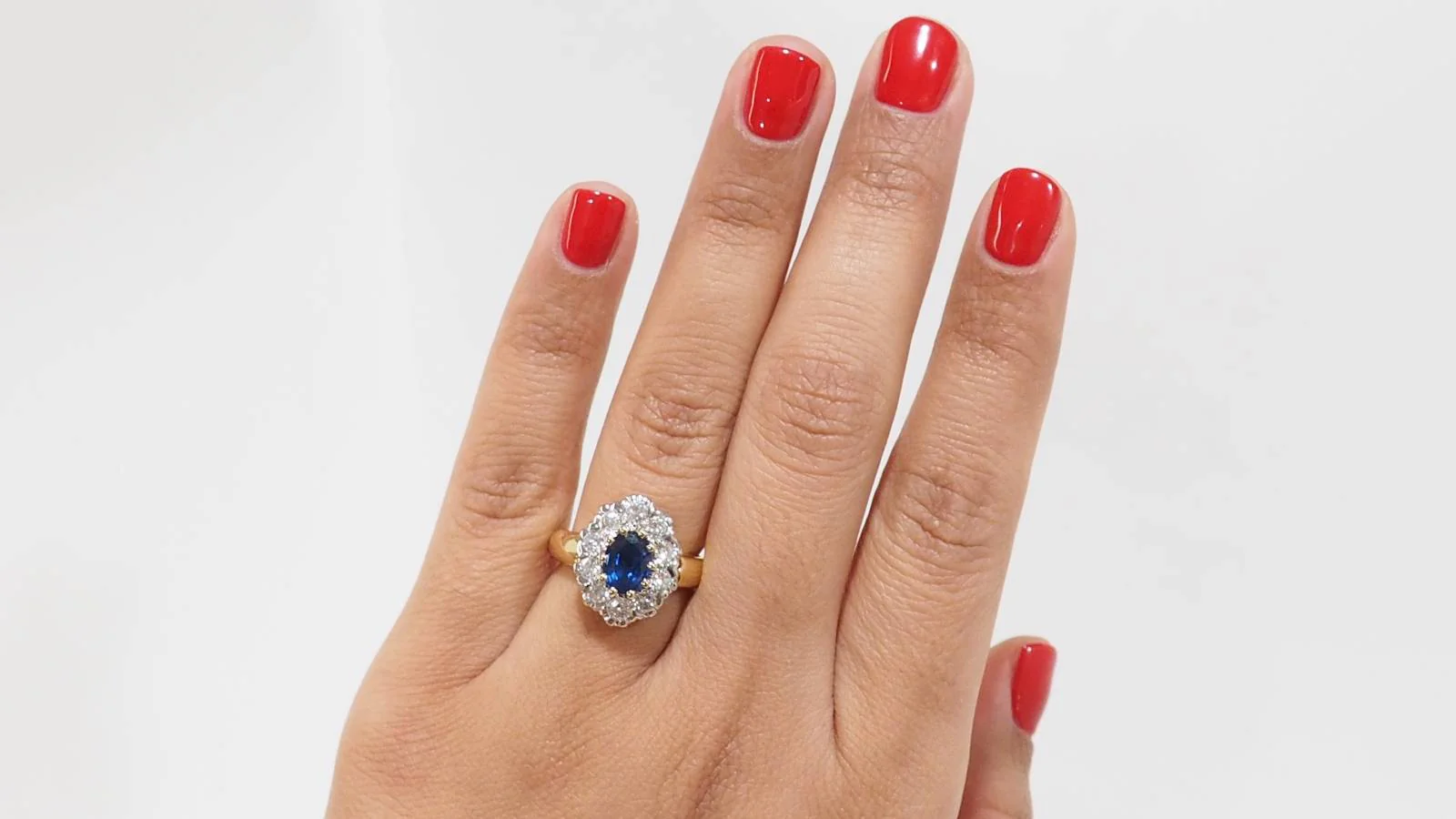 Bague Pompadour en or jaune, saphir et diamants - Image 2
