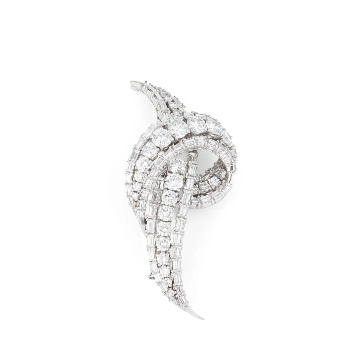Broche en or blanc et diamants