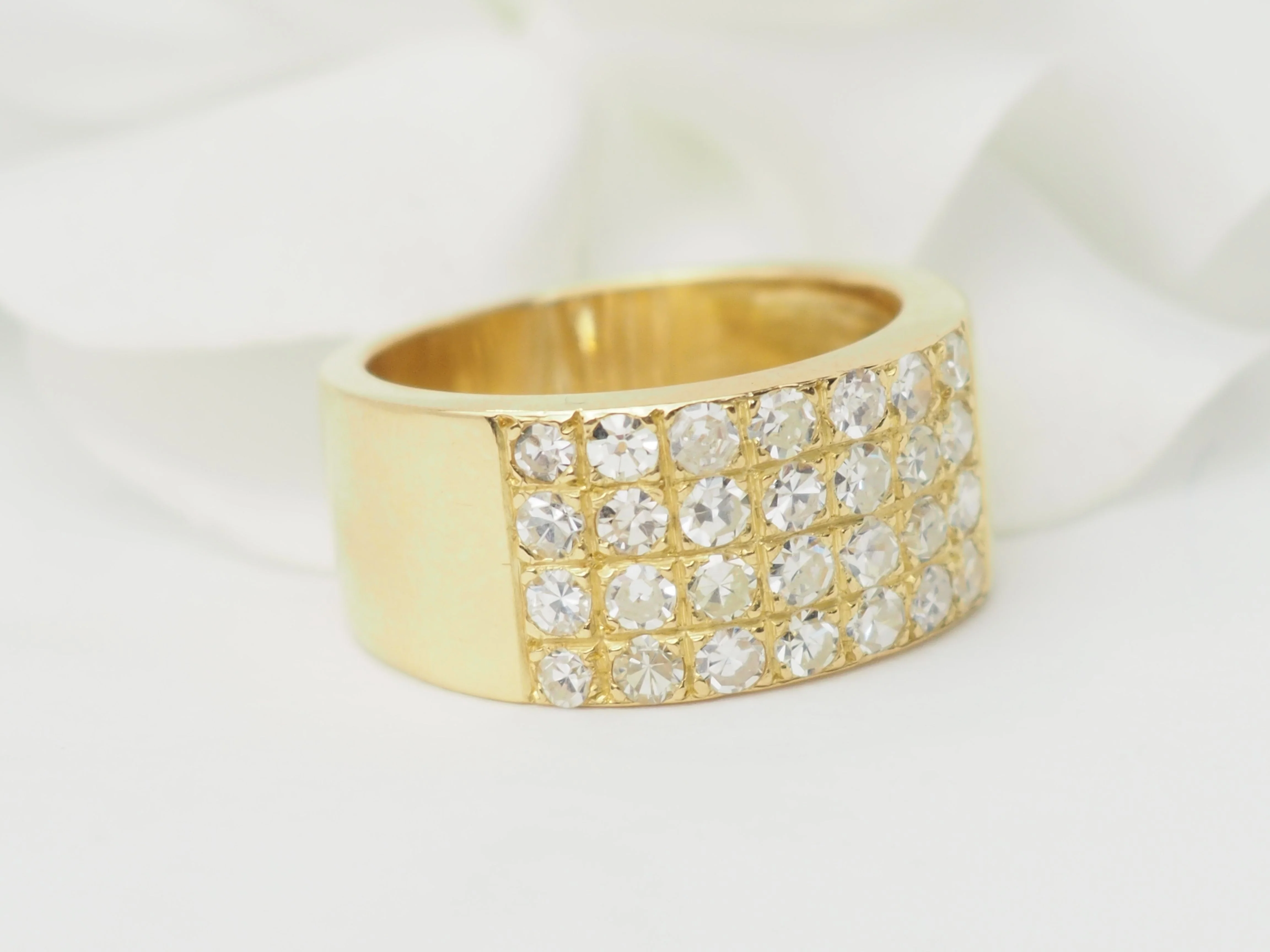 Bague ruban en or jaune et diamants - Image 4