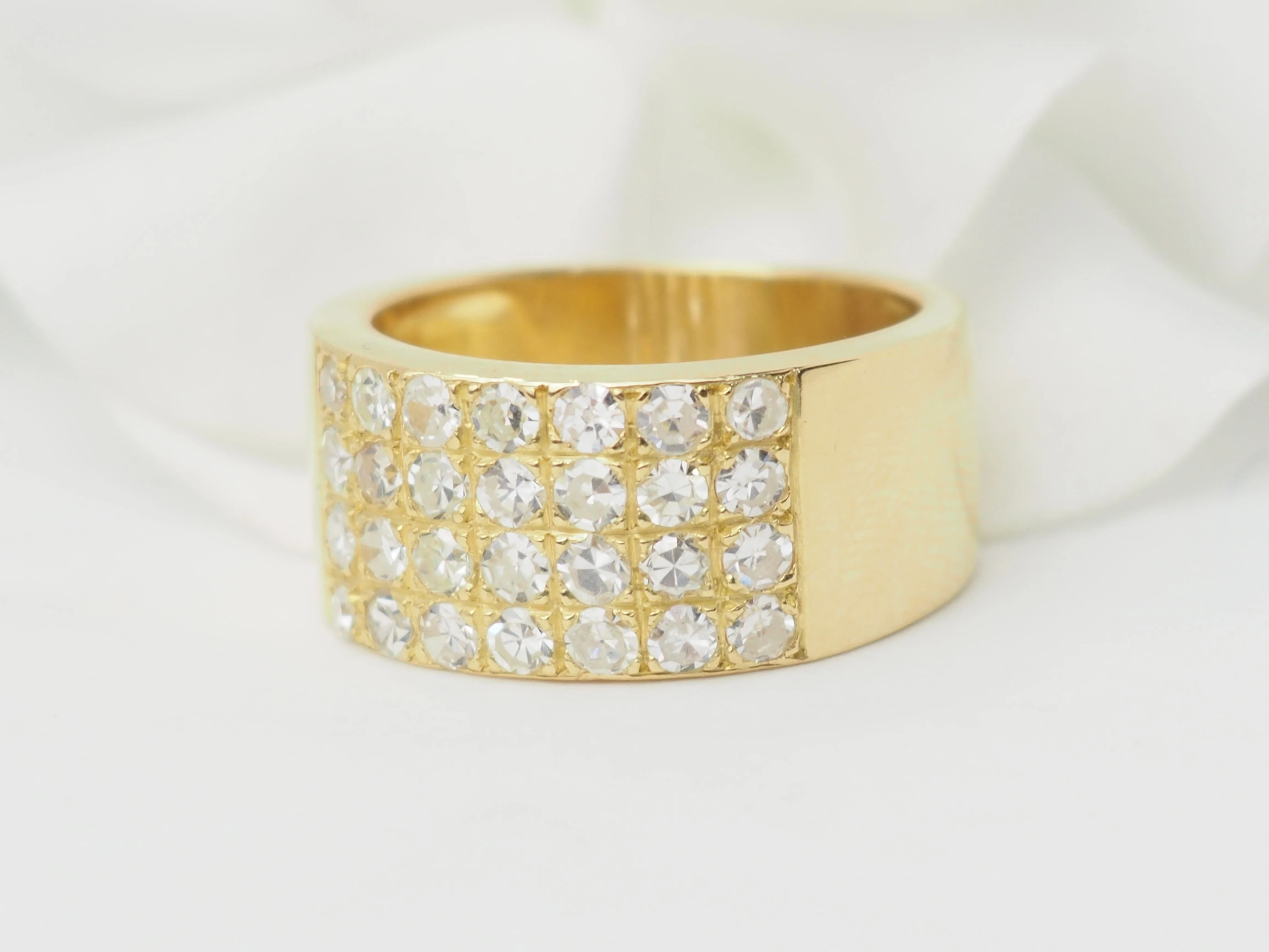 Bague ruban en or jaune et diamants - Image 5