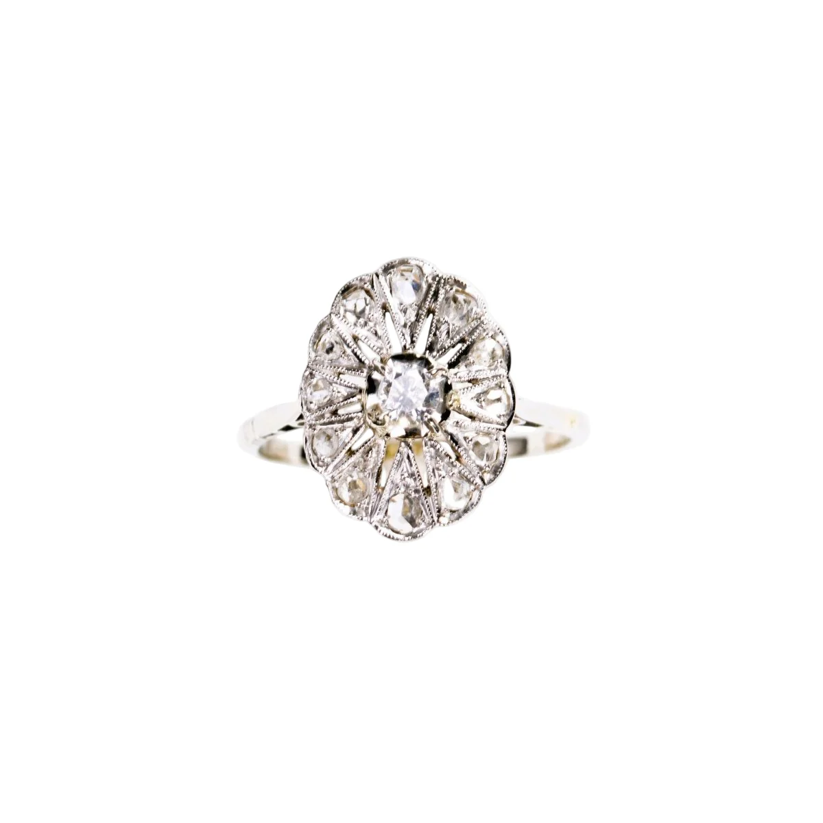 Bague marguerite ancienne diamants et or blanc