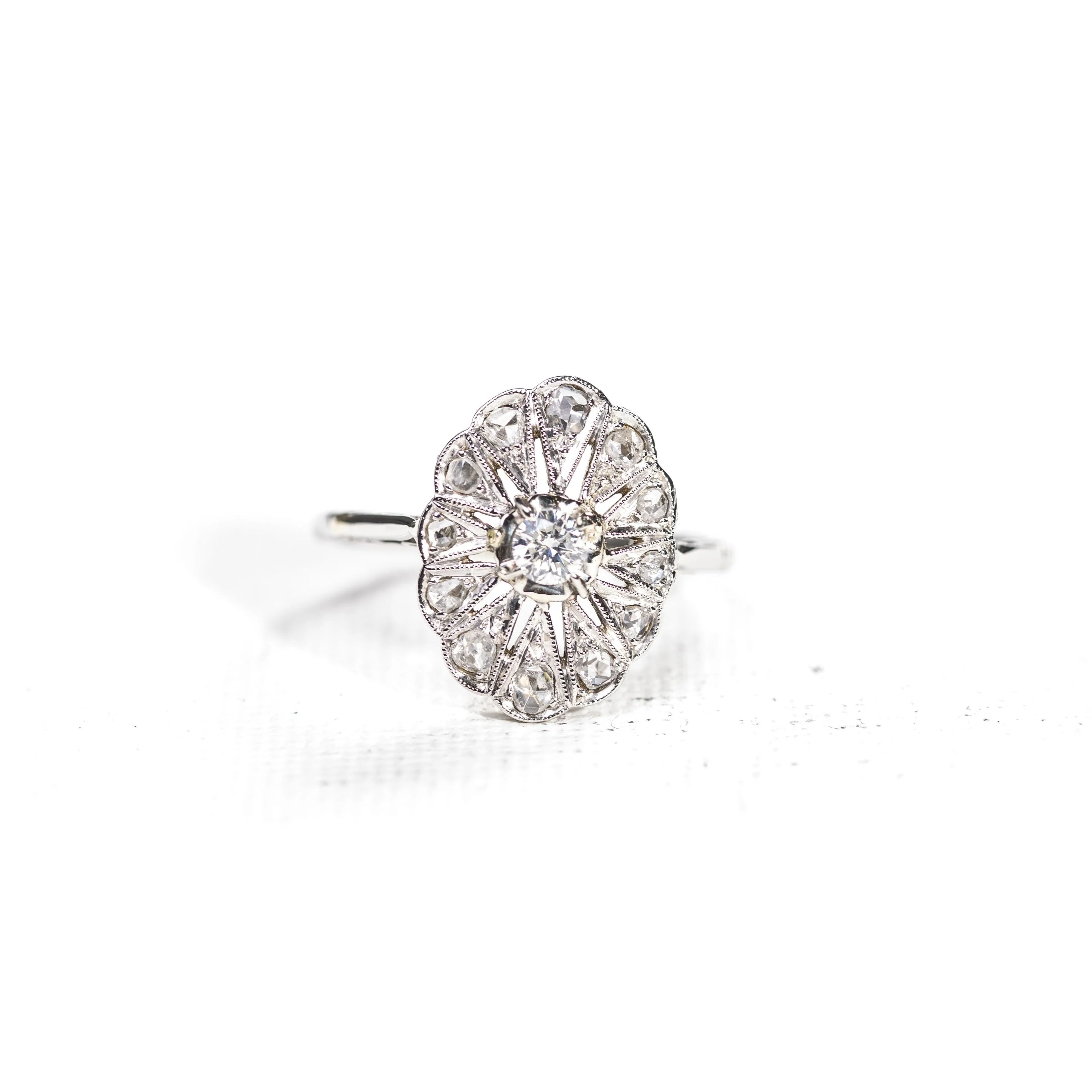 Bague marguerite ancienne diamants et or blanc - Image 5