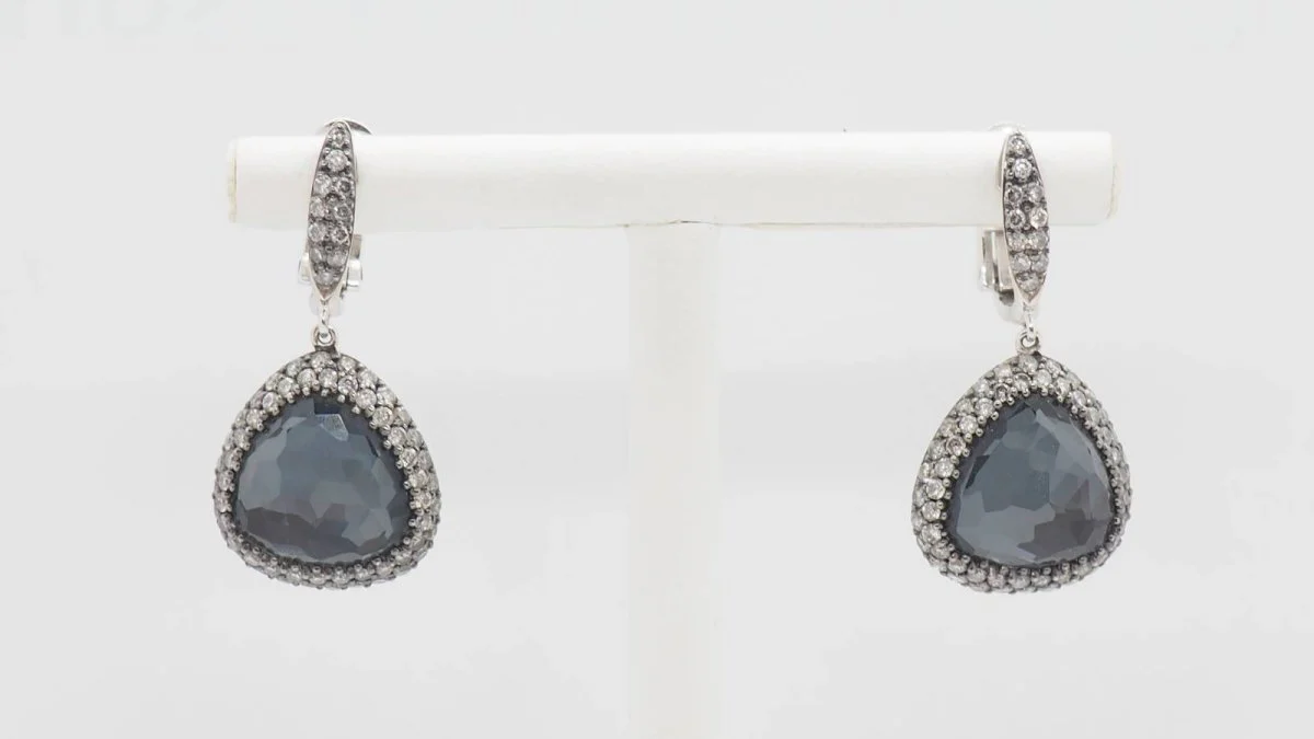 Boucles d'oreilles en or blanc, quartz et diamants - Image 2