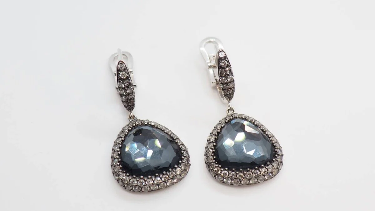 Boucles d'oreilles en or blanc, quartz et diamants - Image 4