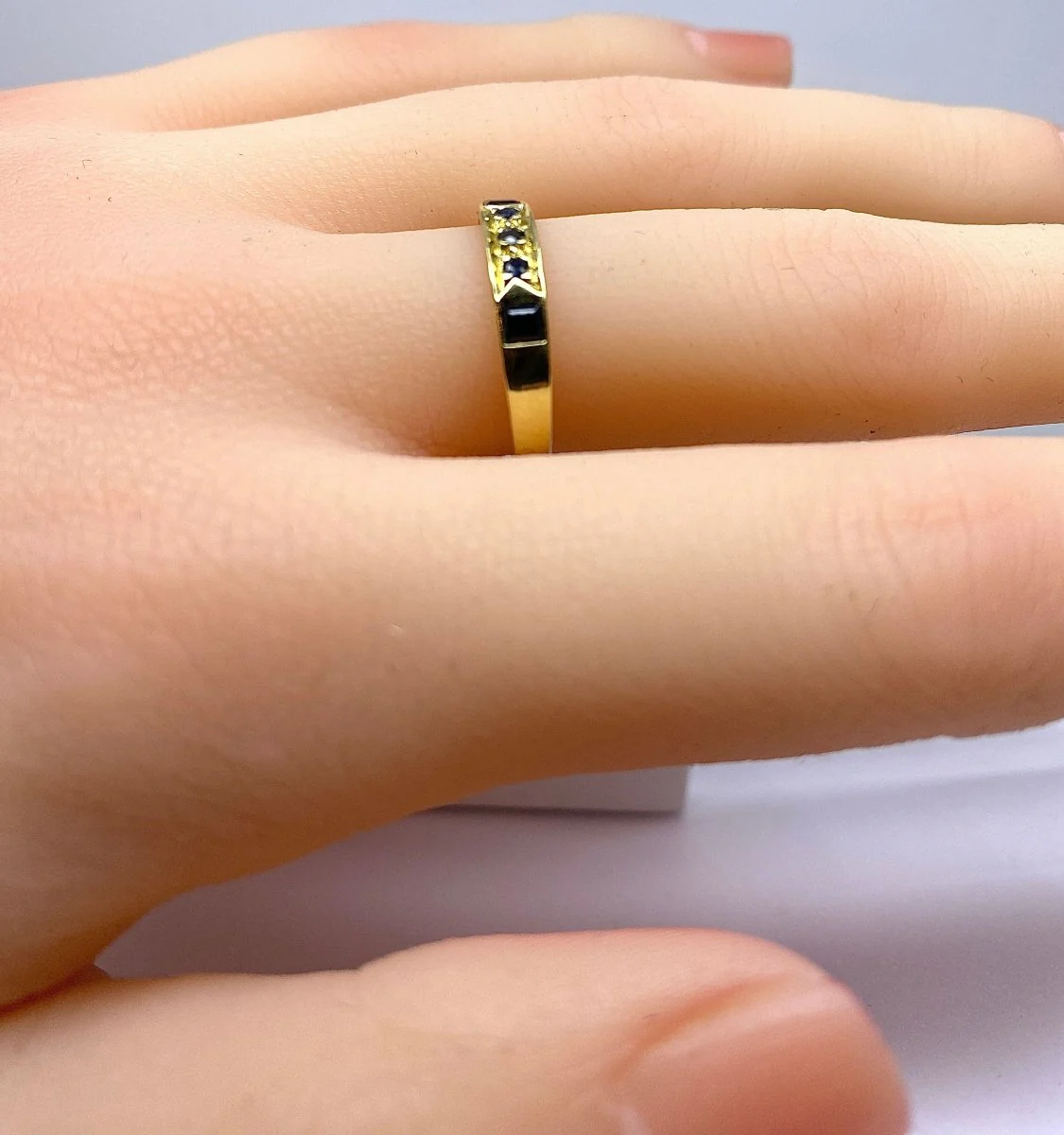 Bague en or jaune et saphirs - Image 4