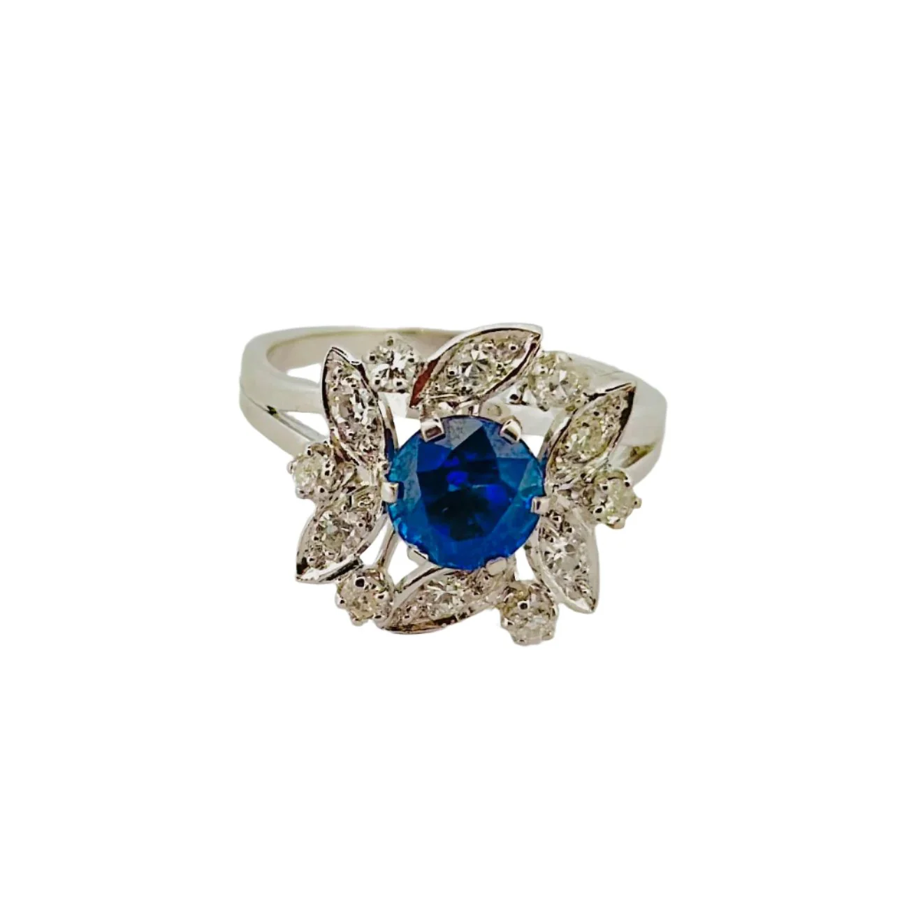 Bague Marguerite en or blanc, saphir et diamant