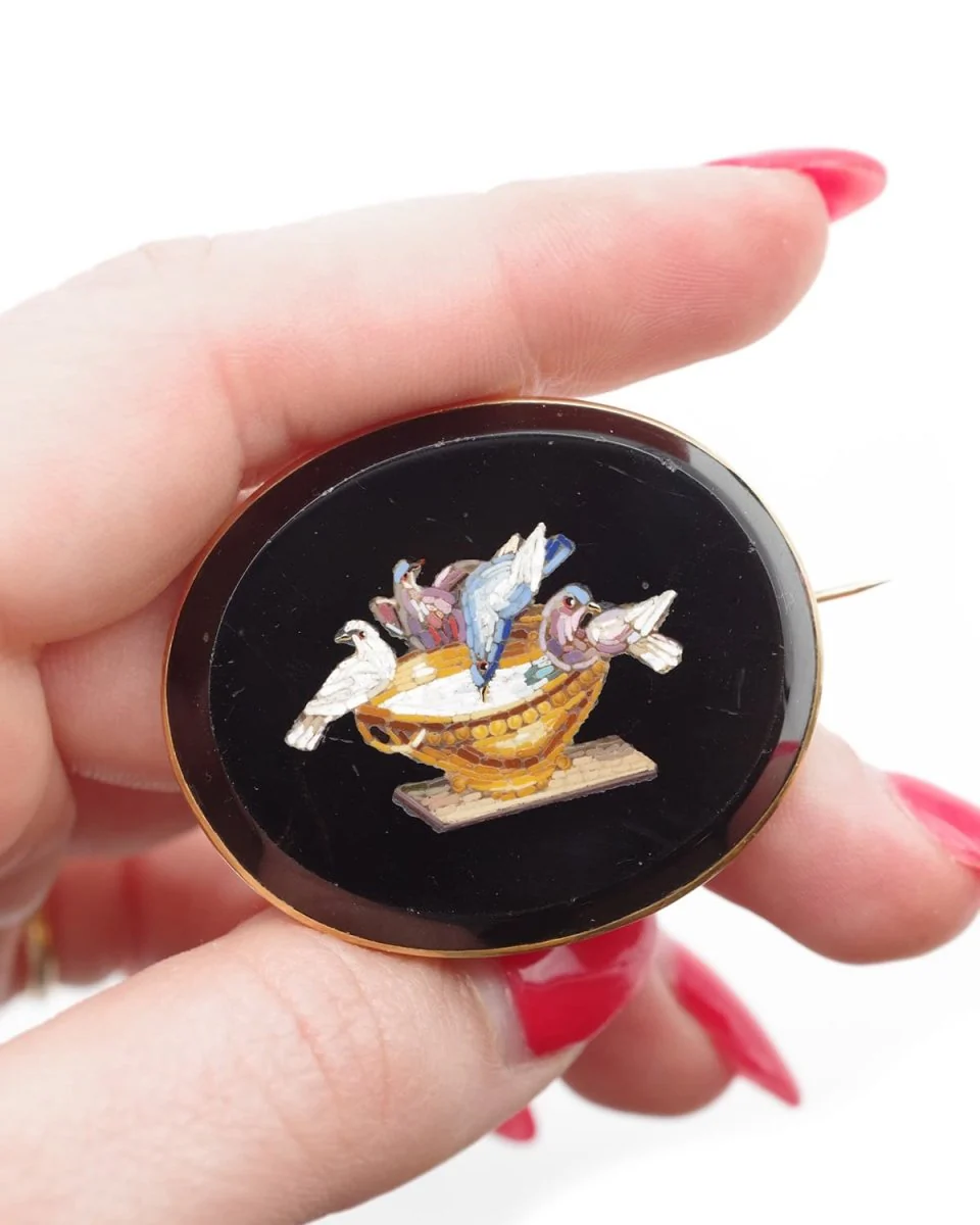 Broche colombes micro-mosaïque en or - Image 4