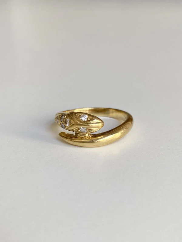 Bague en or jaune 18k en forme de serpent et diamants - Image 6