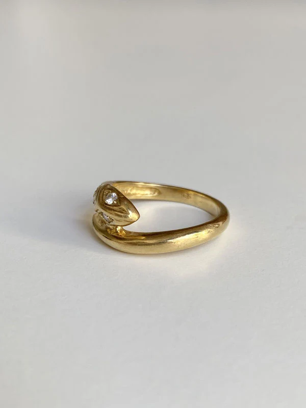 Bague en or jaune 18k en forme de serpent et diamants - Image 7
