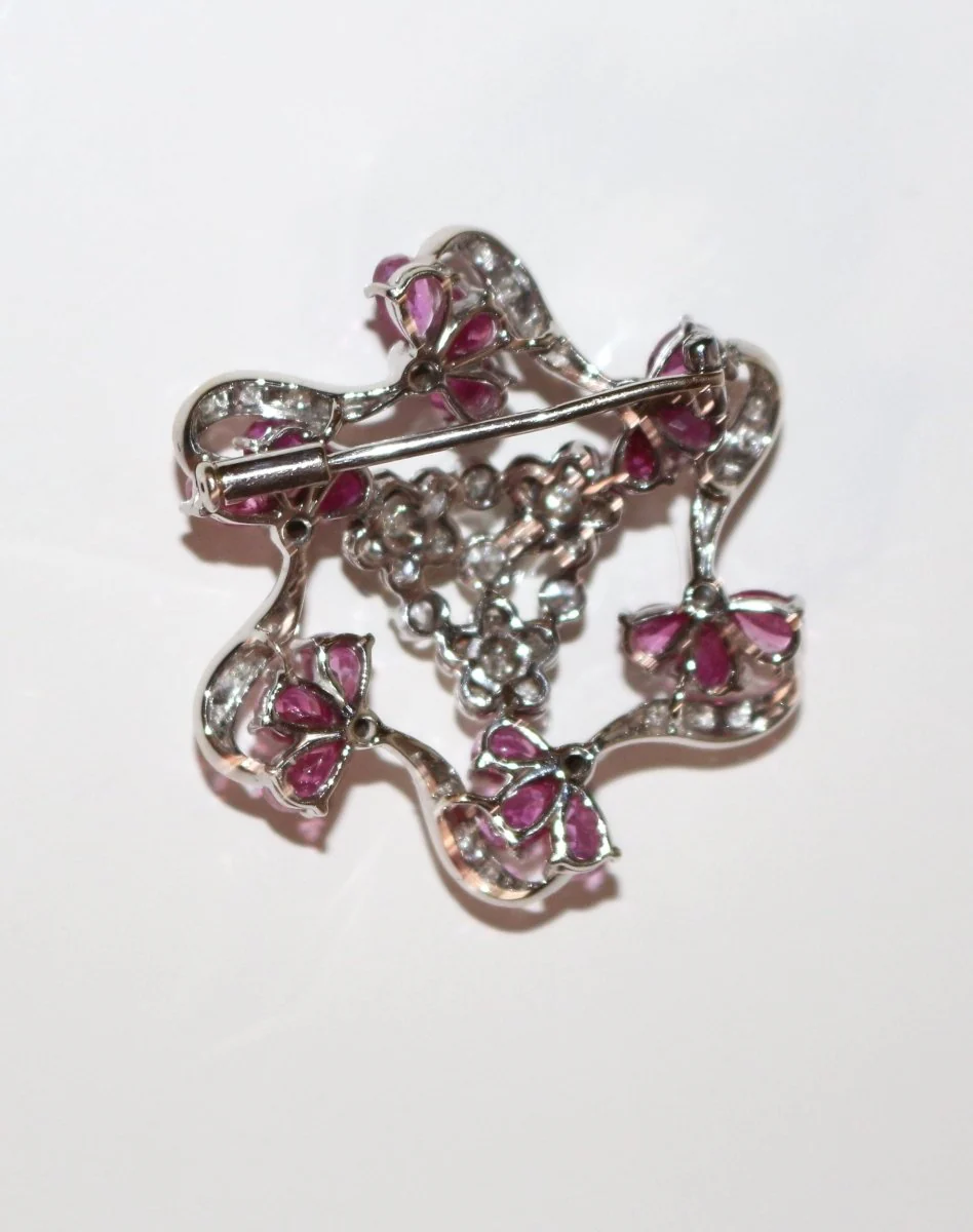 Broche Or Blanc Motif Fleur Tourbillonnant - Image 4