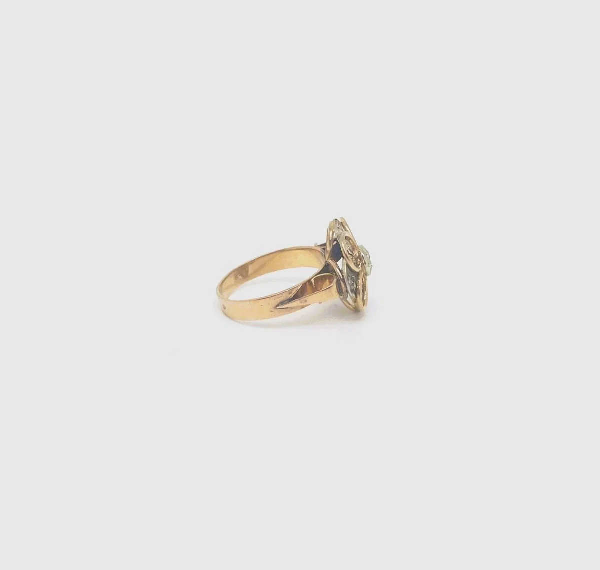 Bague fleur en or jaune, or blanc et diamants - Image 3