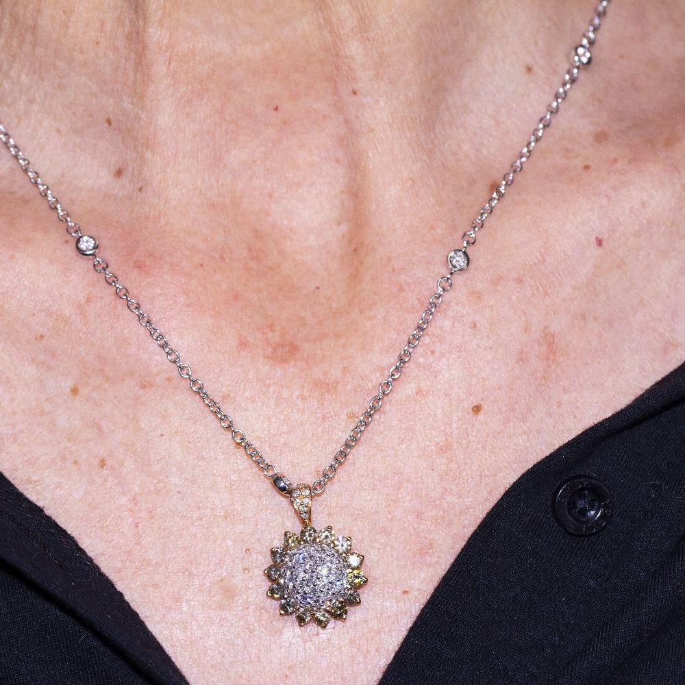 Collier SUNFLOWER en or rose et diamants. - Image 6