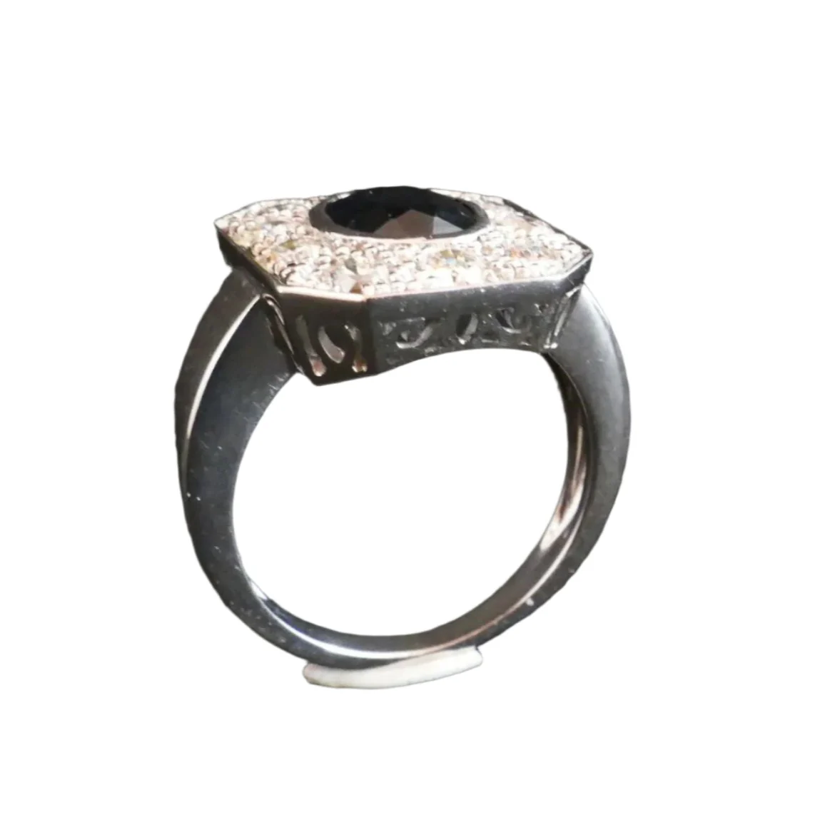 Bague en or blanc, saphir et diamants - Image 4