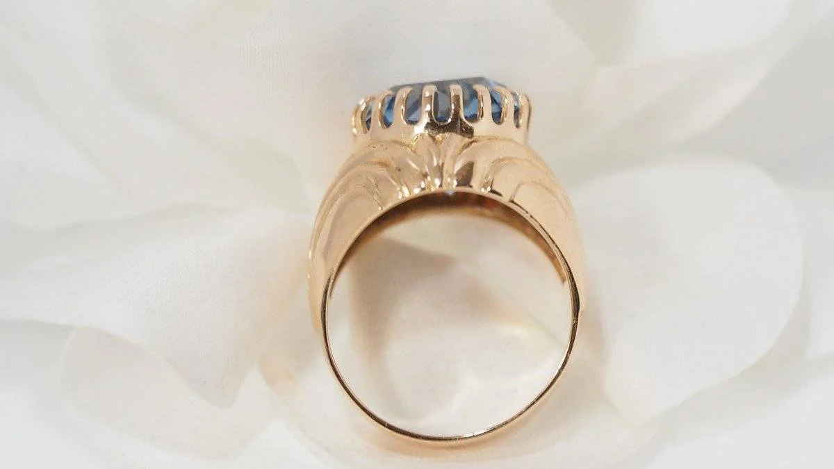 Bague en or jaune et topaze bleue - Image 7