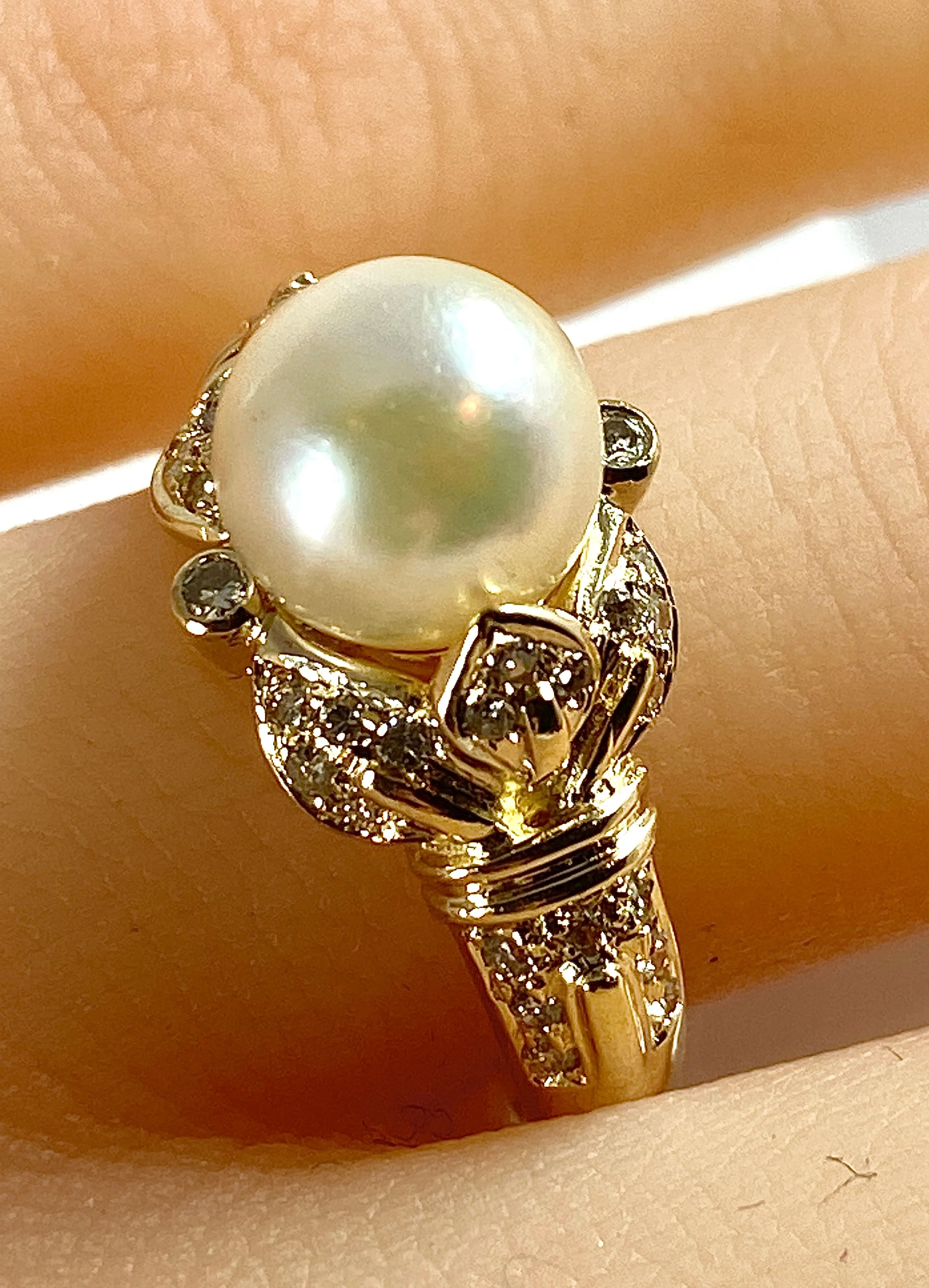 Bague en or jaune 18 carats, perle et 38 diamants. - Image 4