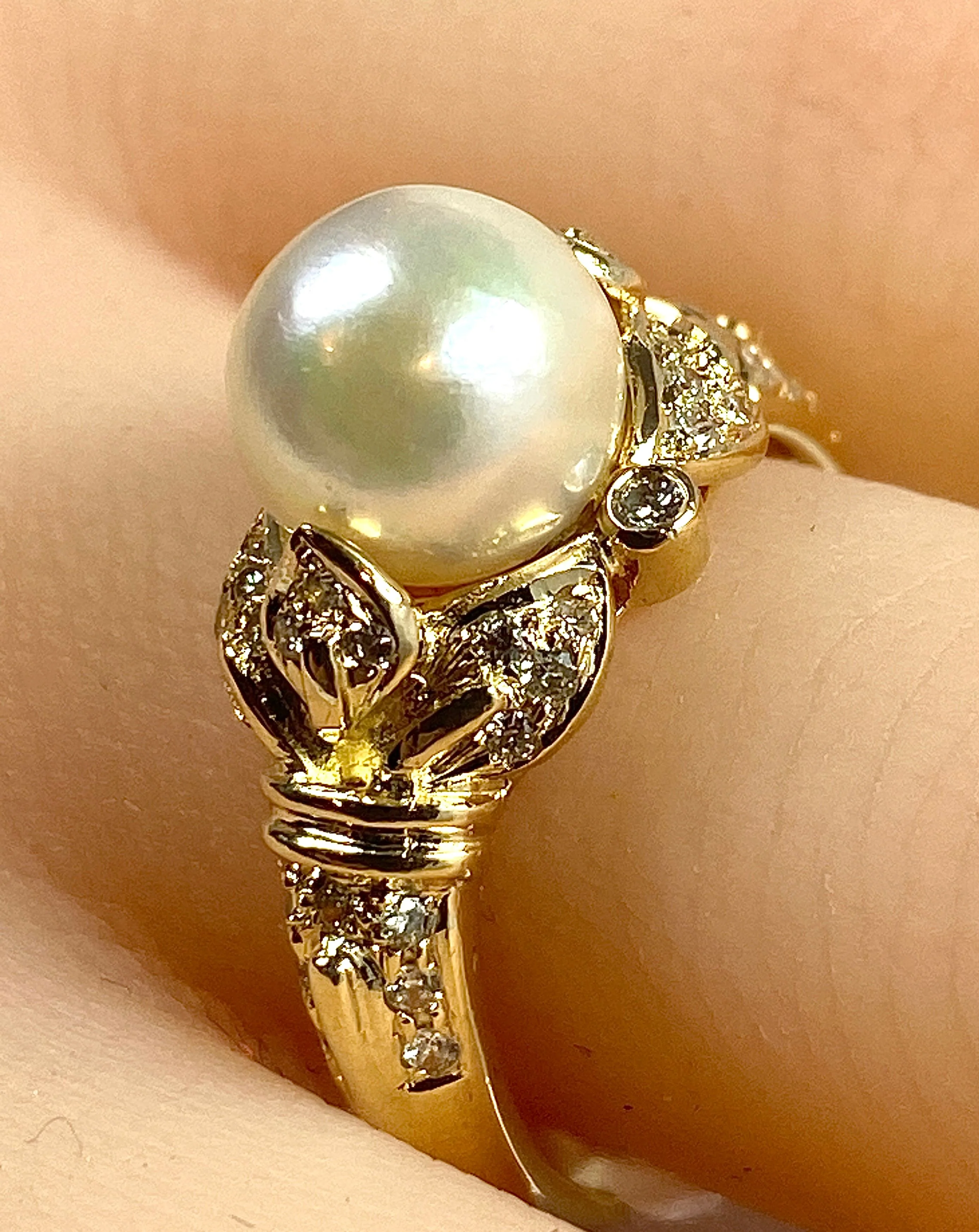 Bague en or jaune 18 carats, perle et 38 diamants. - Image 8