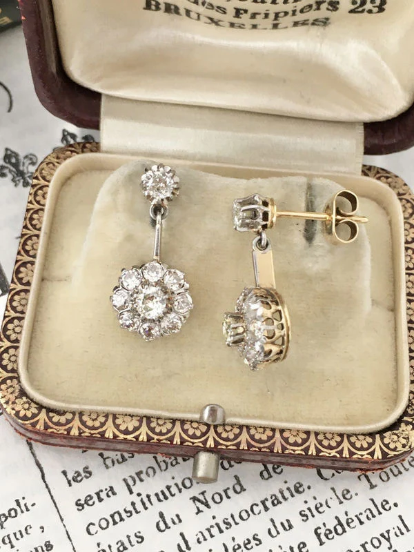 Boucles d’oreilles anciennes pendantes en or jaune 18K et diamants - Image 9