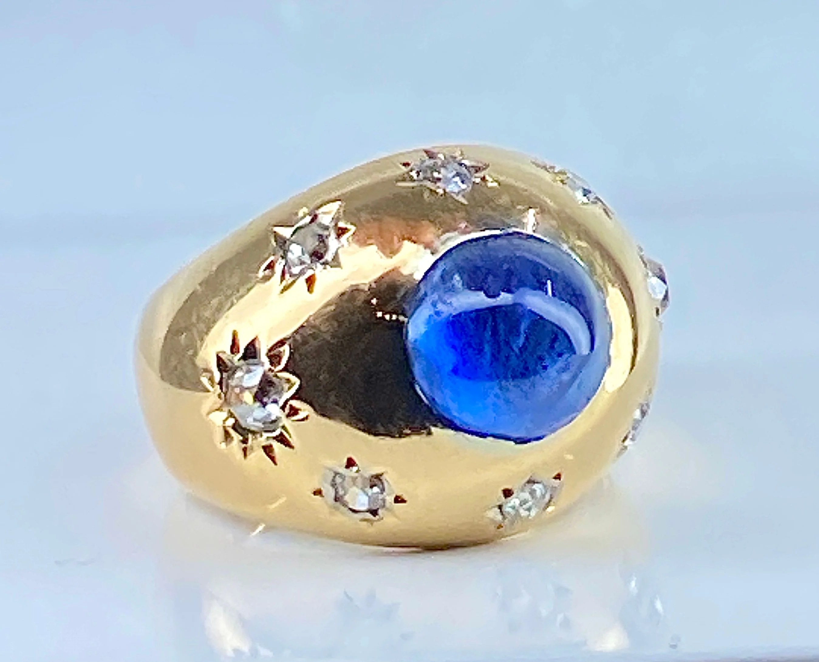 Bague en or jaune 18 carats, saphir 5,10 carats Ceylan non chauffé et diamants - Image 6
