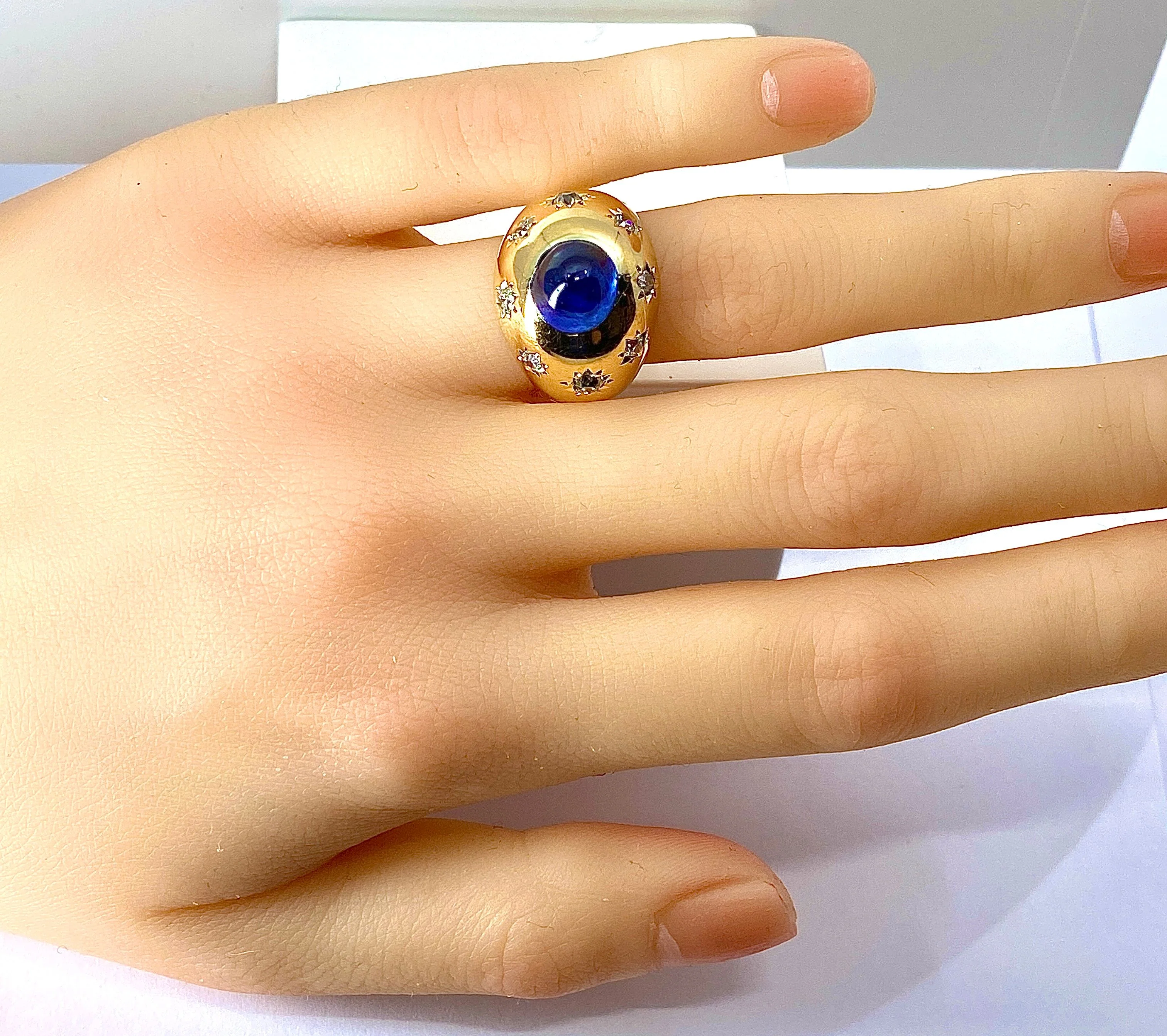Bague en or jaune 18 carats, saphir 5,10 carats Ceylan non chauffé et diamants - Image 8