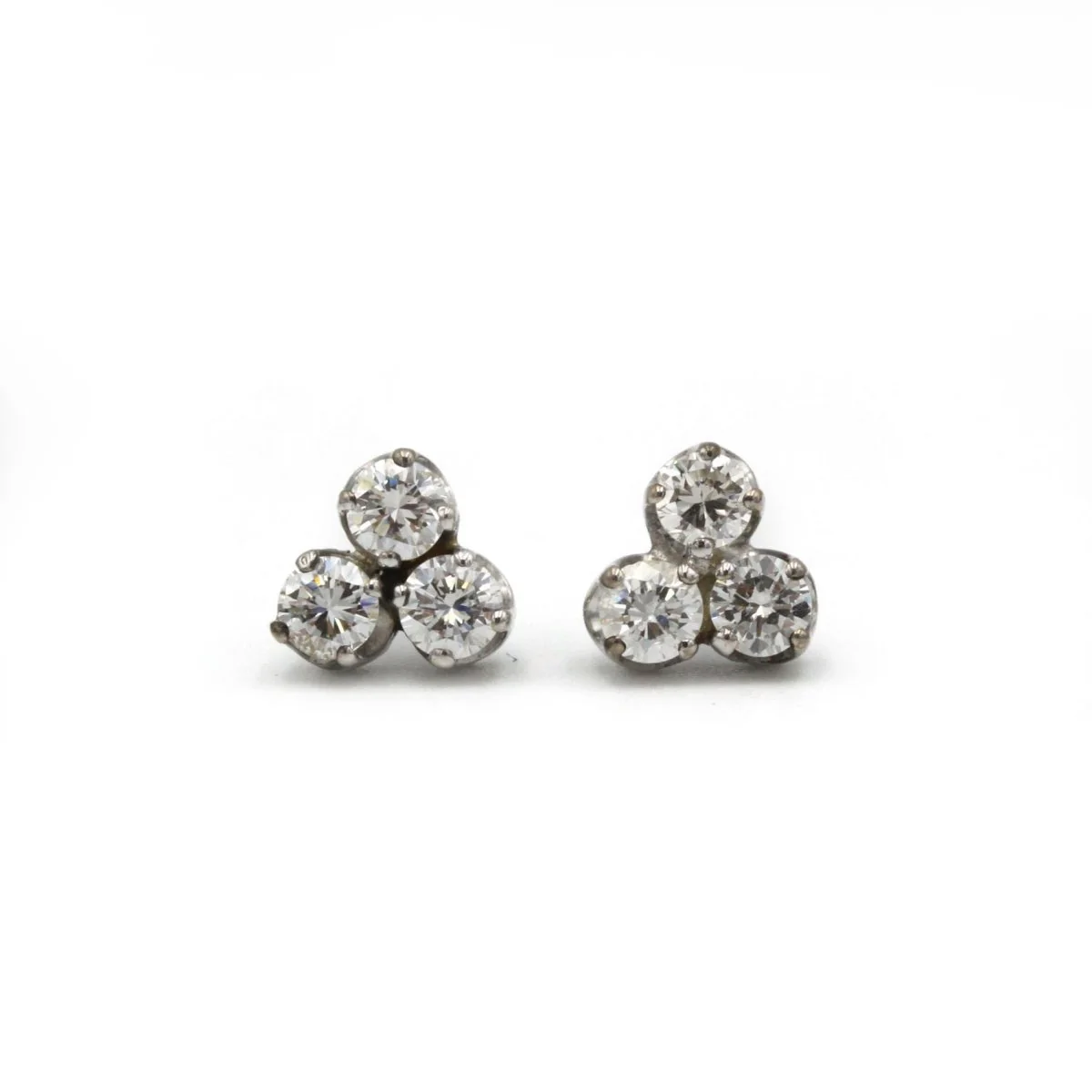 Boucles d'oreilles Clous en or blanc et diamants