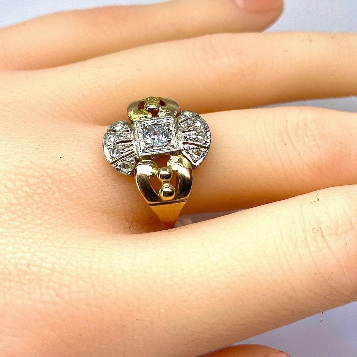 Bague Tank en or jaune et diamants - Image 2