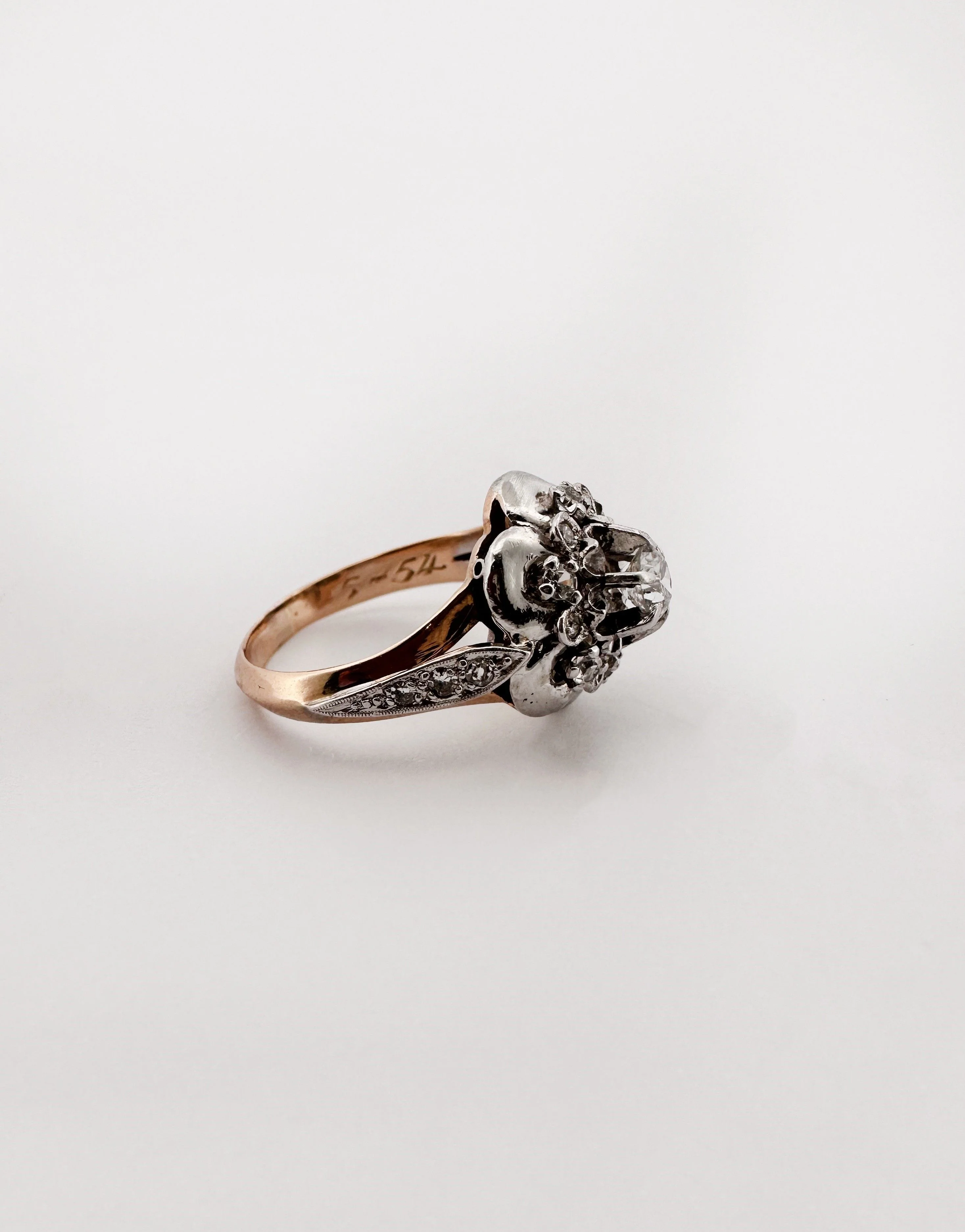 Bague Marguerite diamants en or rose et platine - Image 3