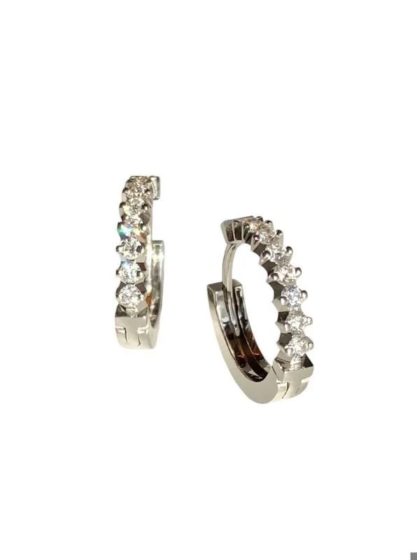 Boucles d’oreilles Créoles en or blanc et diamants - Image 4