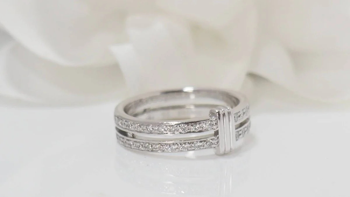 Bague Mauboussin en or blanc et diamants - Image 2