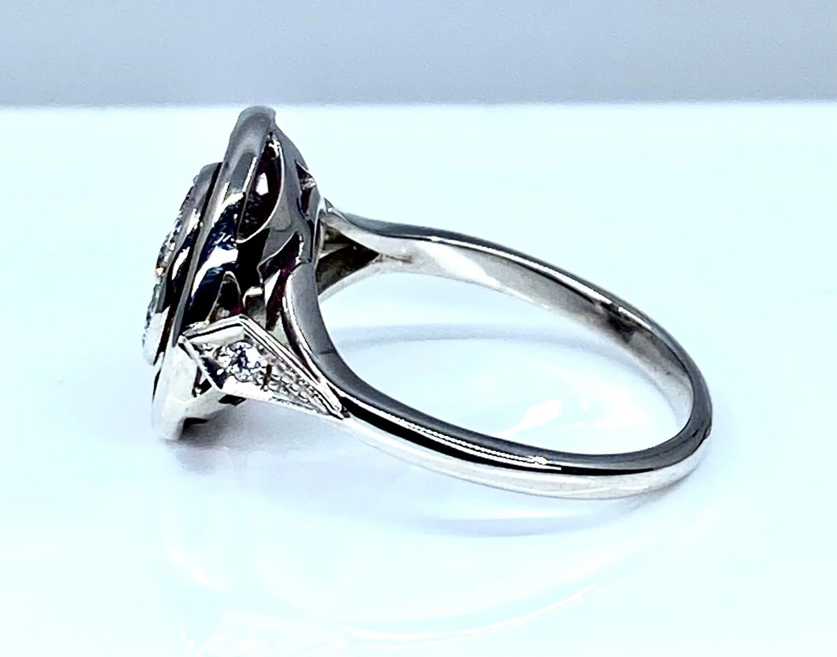 Bague en or blanc 18 carats en rubis et diamants - Image 4
