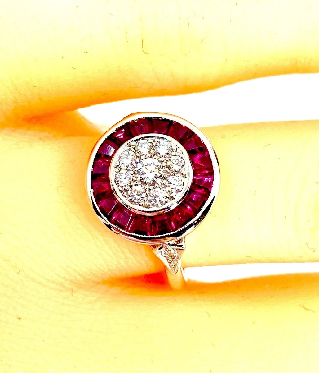 Bague en or blanc 18 carats en rubis et diamants - Image 5