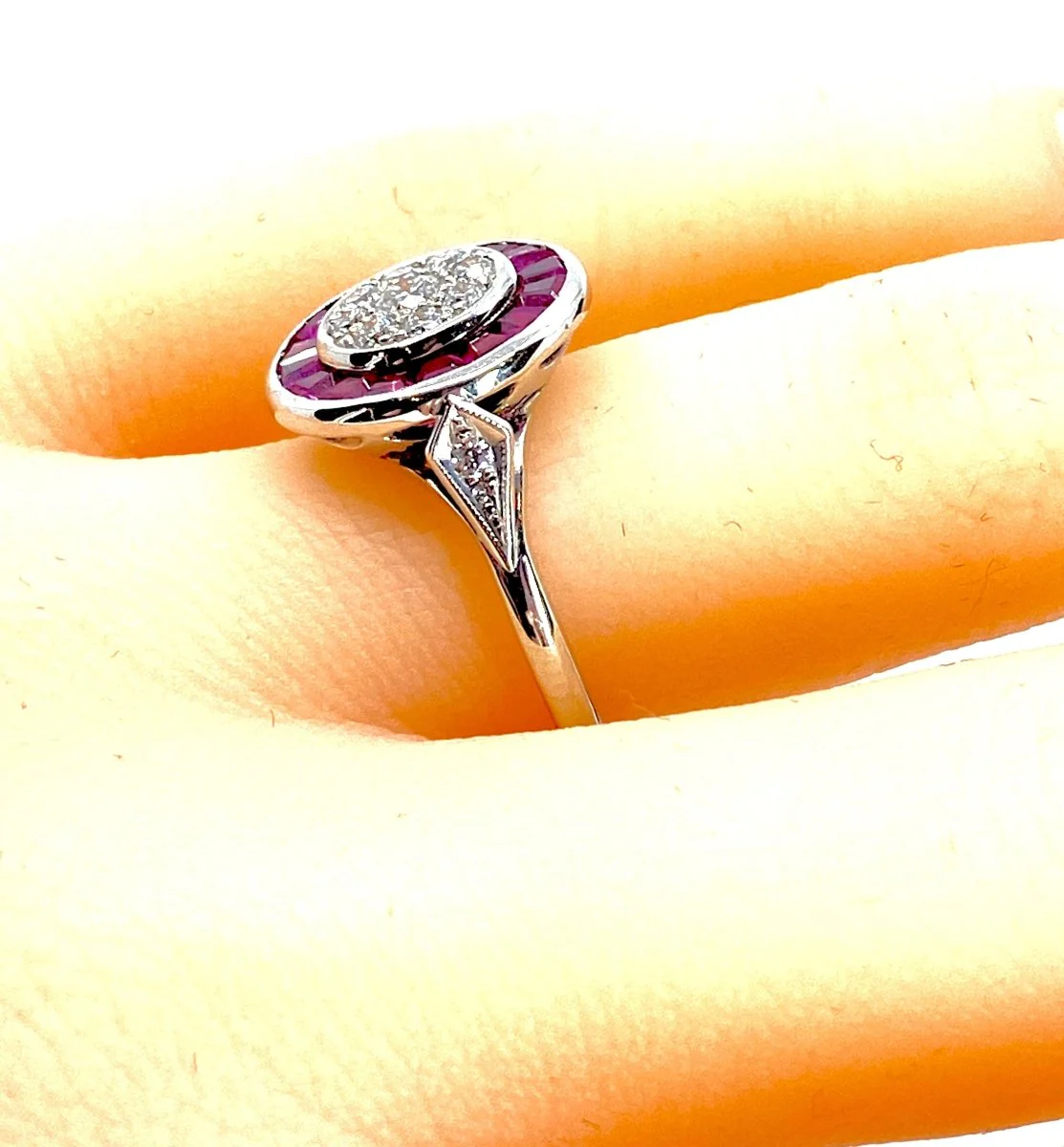 Bague en or blanc 18 carats en rubis et diamants - Image 7