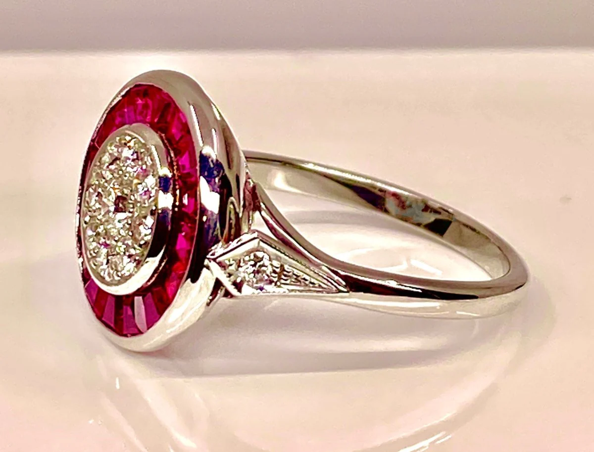 Bague en or blanc 18 carats en rubis et diamants - Image 8