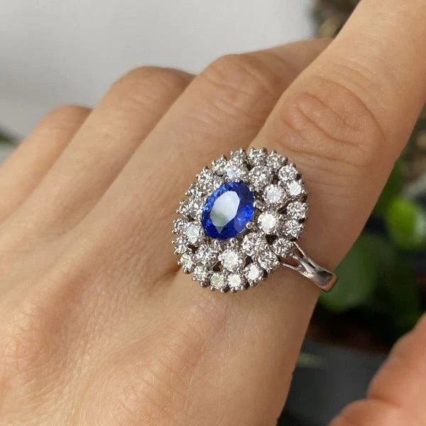 Bague Marguerite en or blanc, saphir et diamants - Image 2
