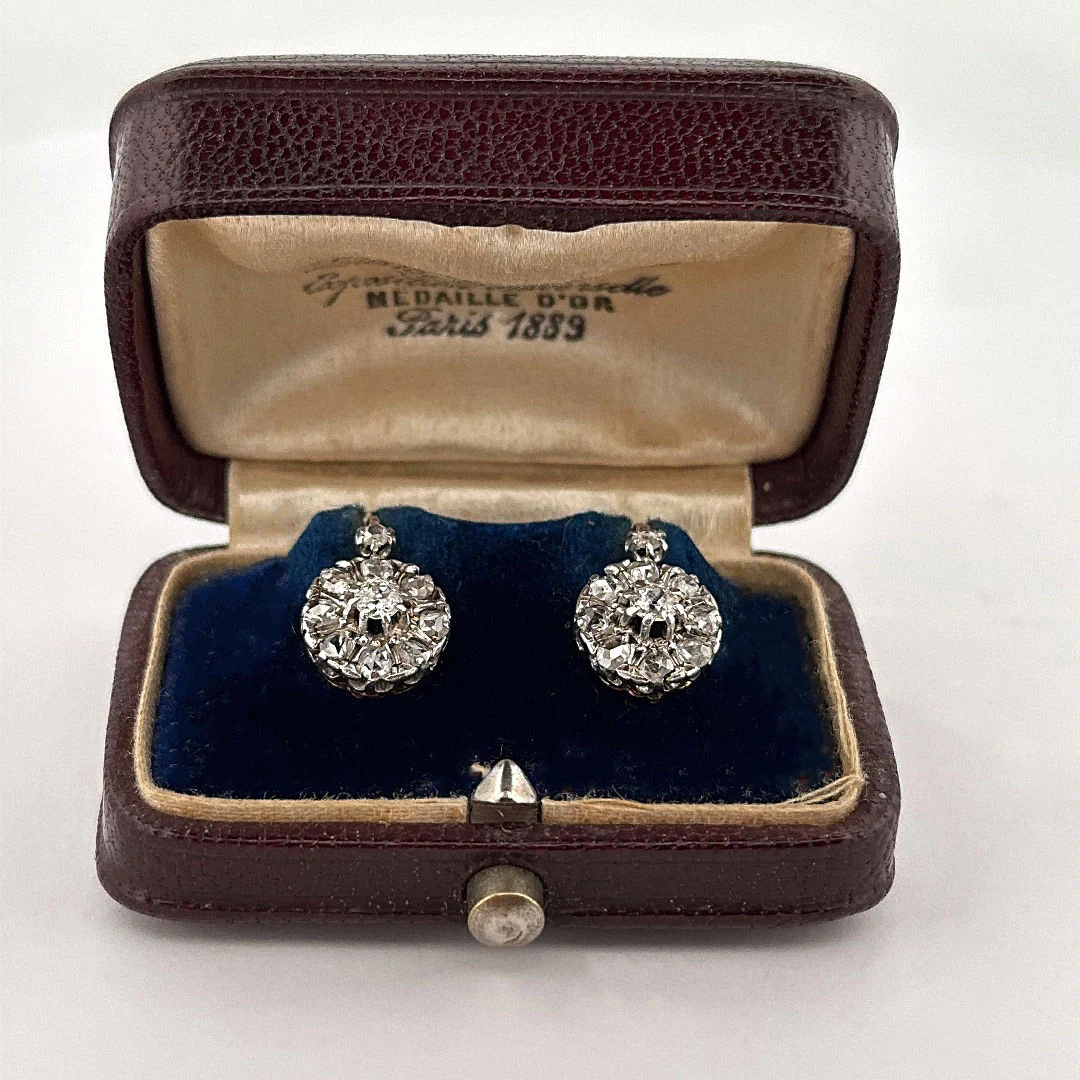 Boucles d'oreilles Dormeuses marguerites en or et diamants - Image 3