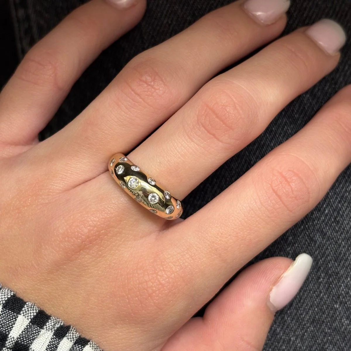 Bague Jonc en or jaune et diamants - Image 2