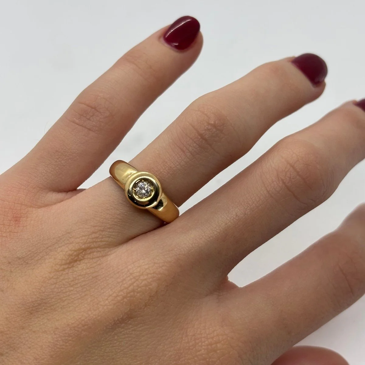 Bague Solitaire en or jaune et diamant - Image 2