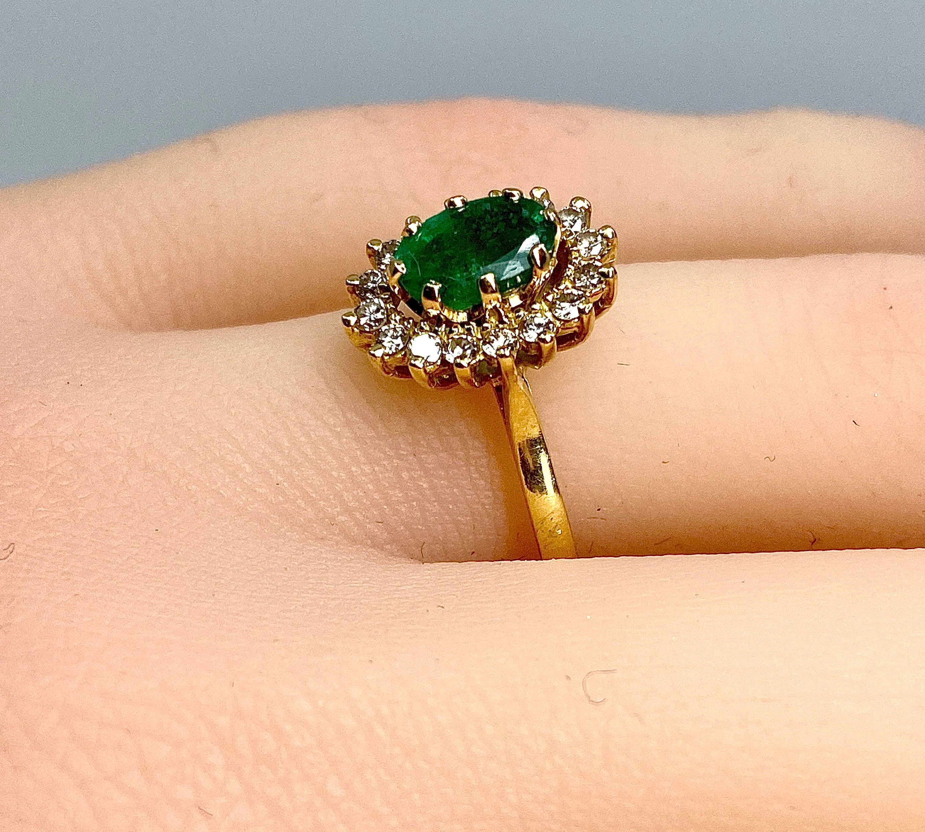 Bague marguerite en or 18 carats en émeraude et diamants - Image 9