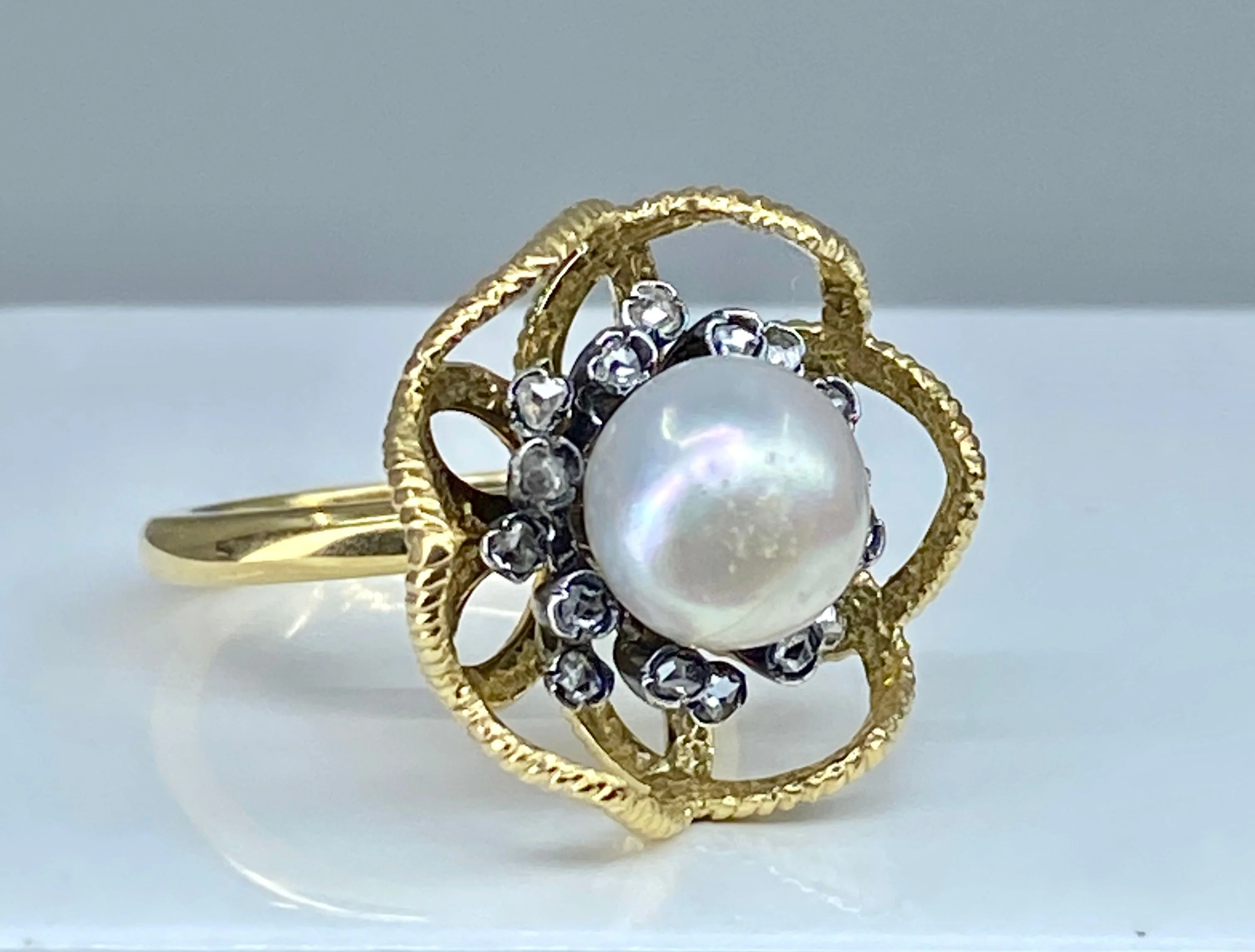 Bague Cocktail en or jaune 18 carats et argent,perle fine et diamants - Image 2