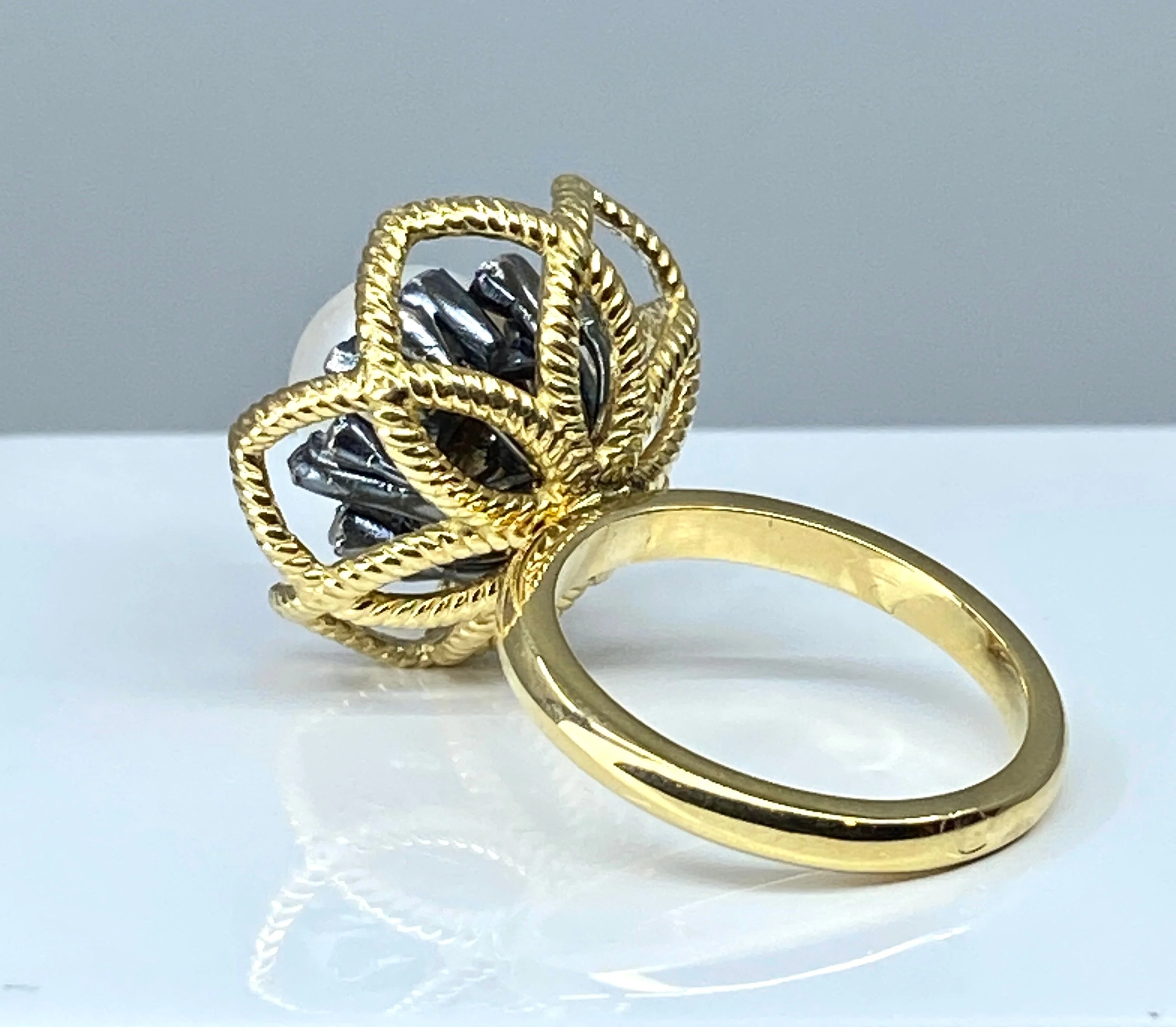 Bague Cocktail en or jaune 18 carats et argent,perle fine et diamants - Image 5