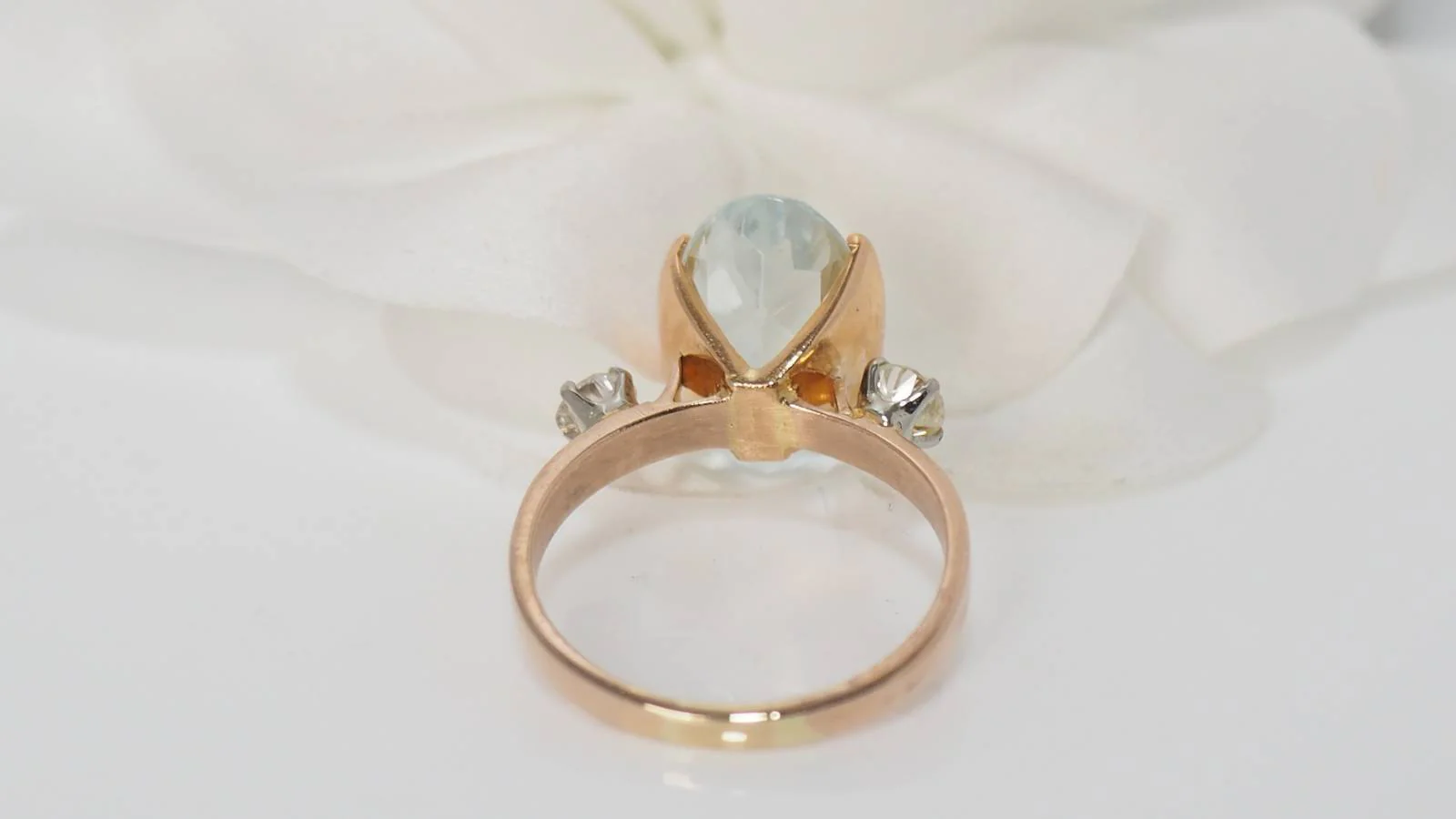 Bague en or jaune, aigue marine et diamants - Image 7