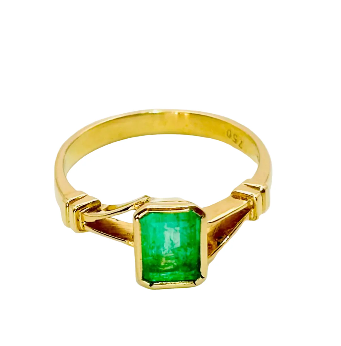 Bague Solitaire en or jaune et émeraude
