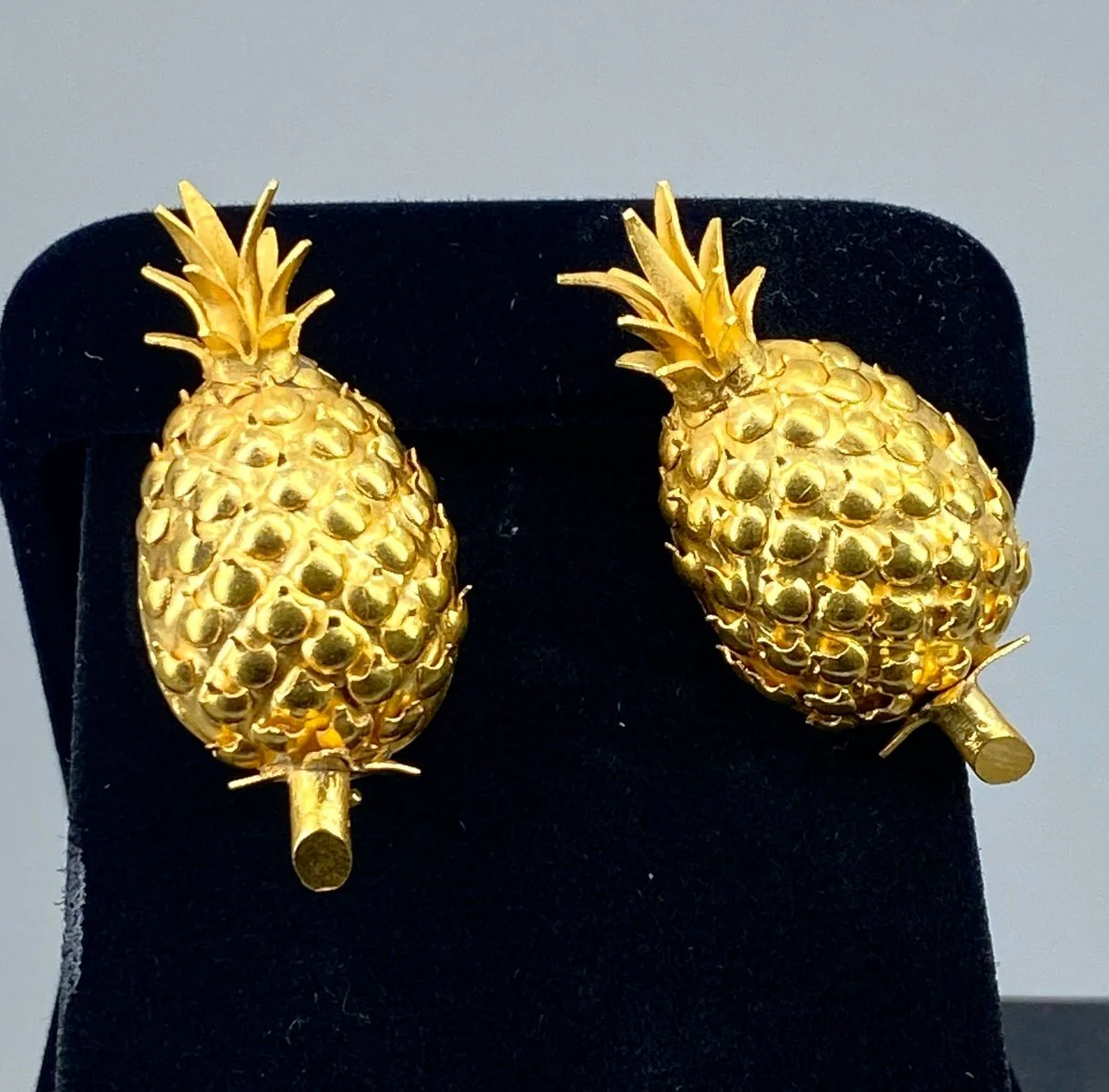 Paire de boucles d’oreilles Ananas en or jaune 18 carats - Image 3